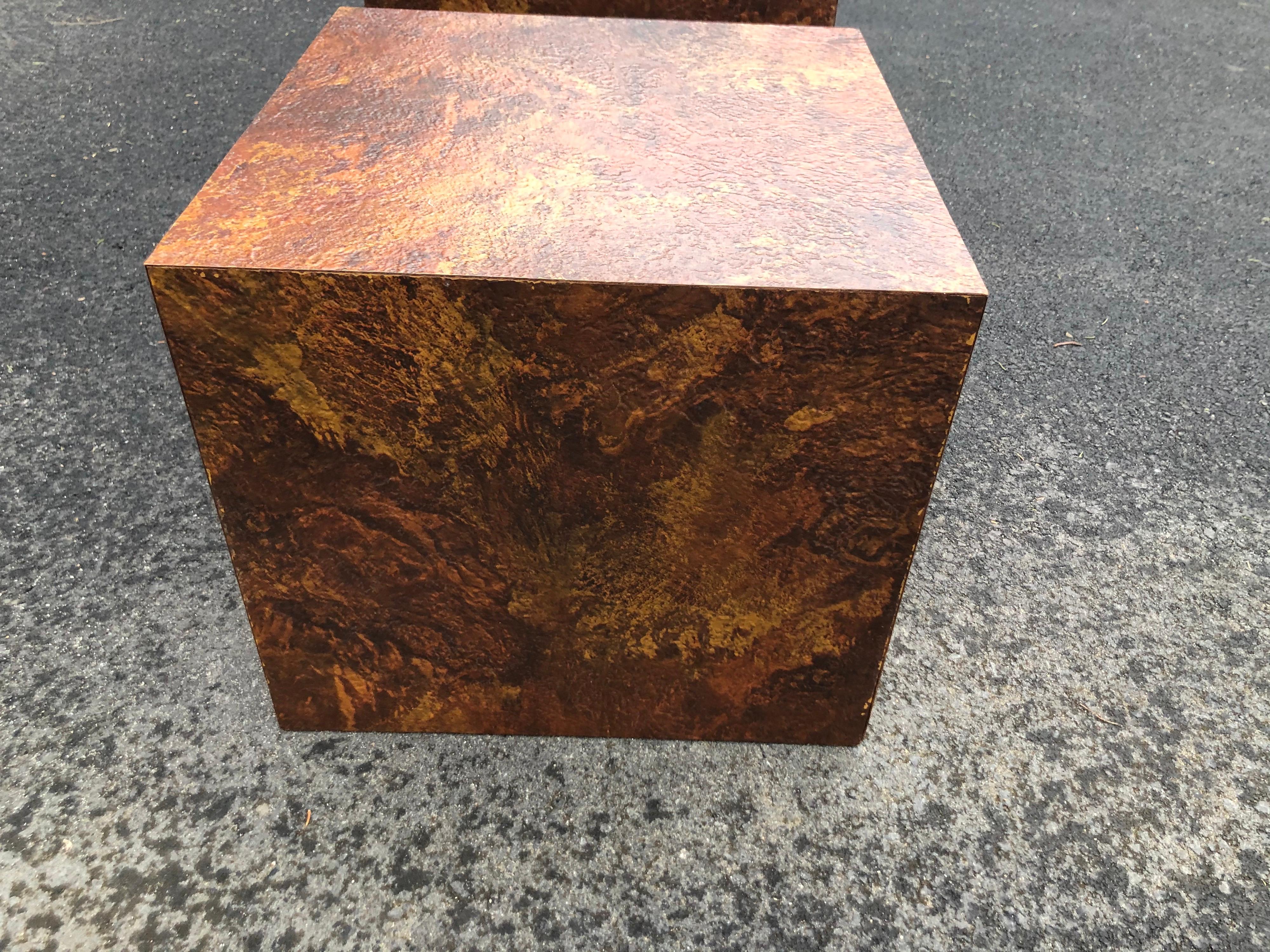 Pair of Mid-Century Modern Cube Tables in the Style of Paul Evans For Sale 5
