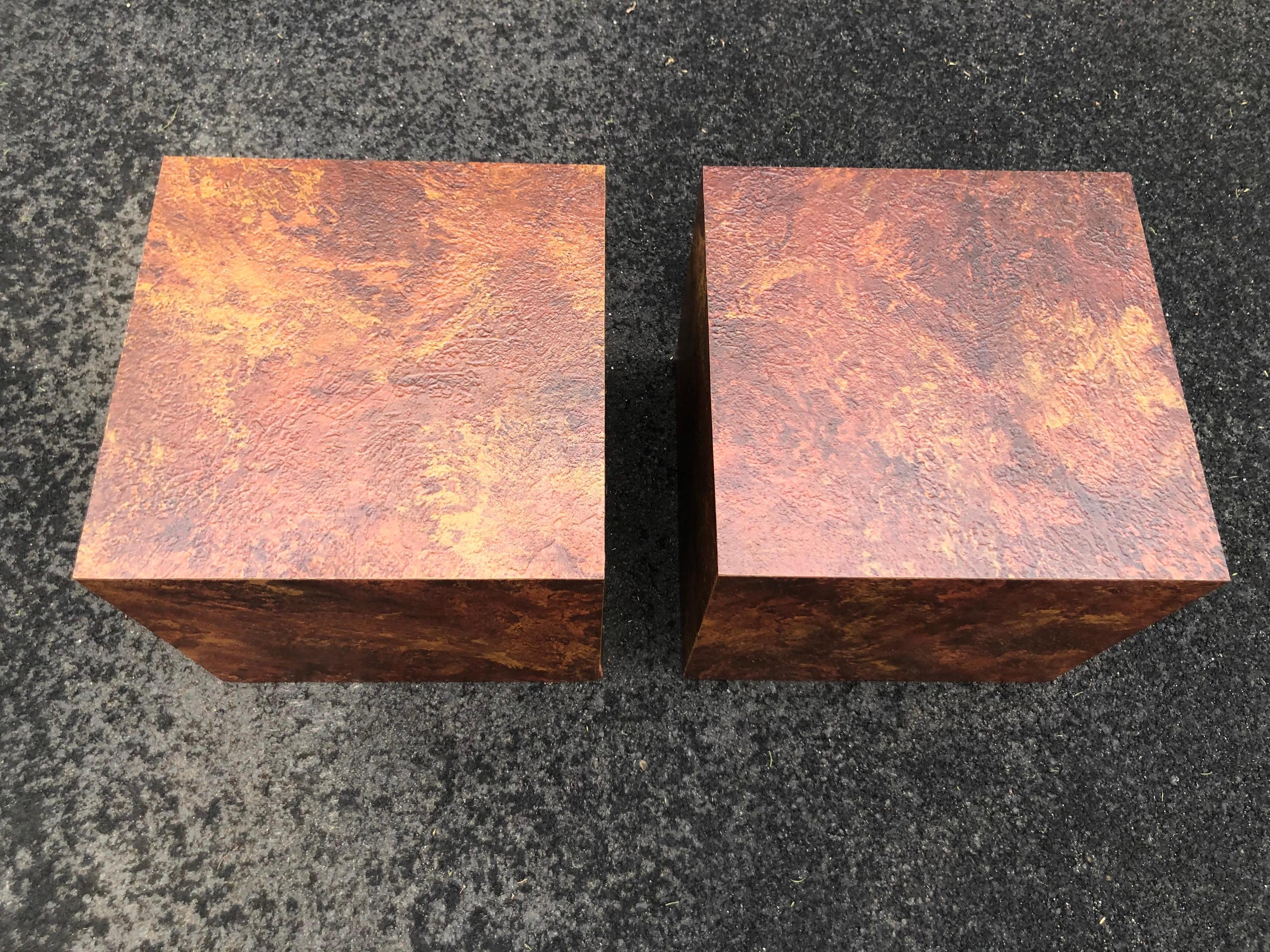 Pair of Mid-Century Modern Cube Tables in the Style of Paul Evans For Sale 13