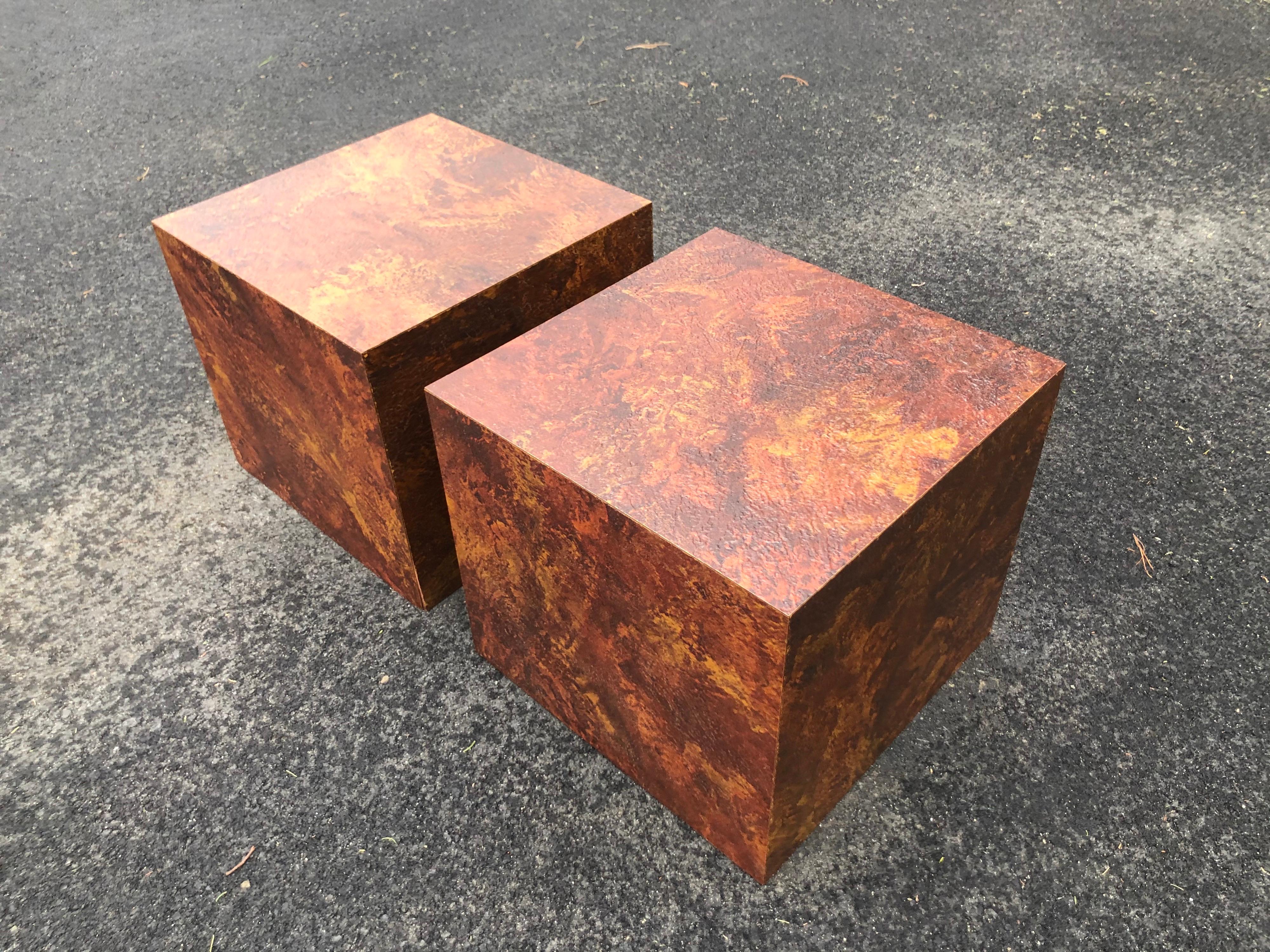 Pair of Mid-Century Modern Cube Tables in the Style of Paul Evans For Sale 1