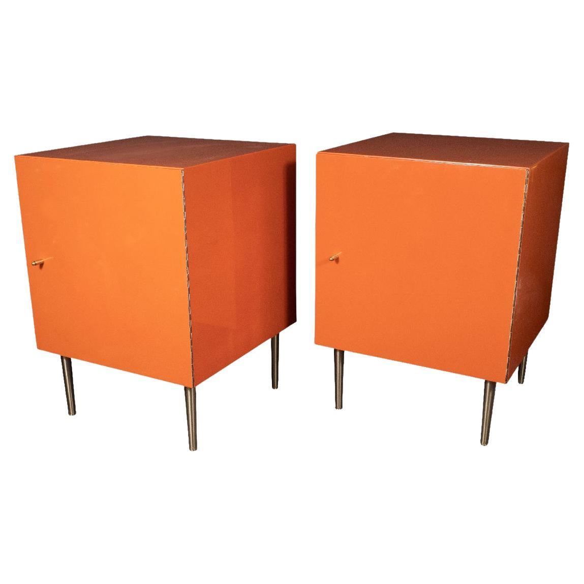 Paire d'armoires cubiques orange mi-siècle moderne