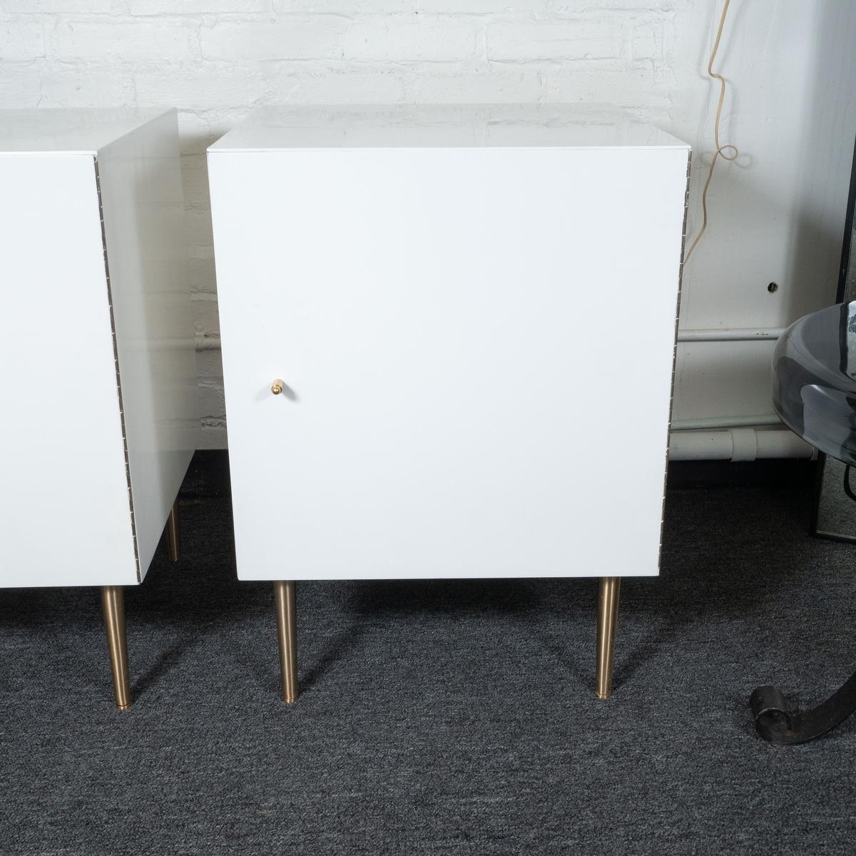 Late 20th Century Pair of Mid-Century Modern Cubic White Cabinets For Sale