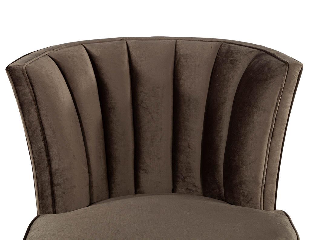 Milieu du XXe siècle Paire de fauteuils de salon à dossier courbe de style moderne du milieu du siècle dernier en vente