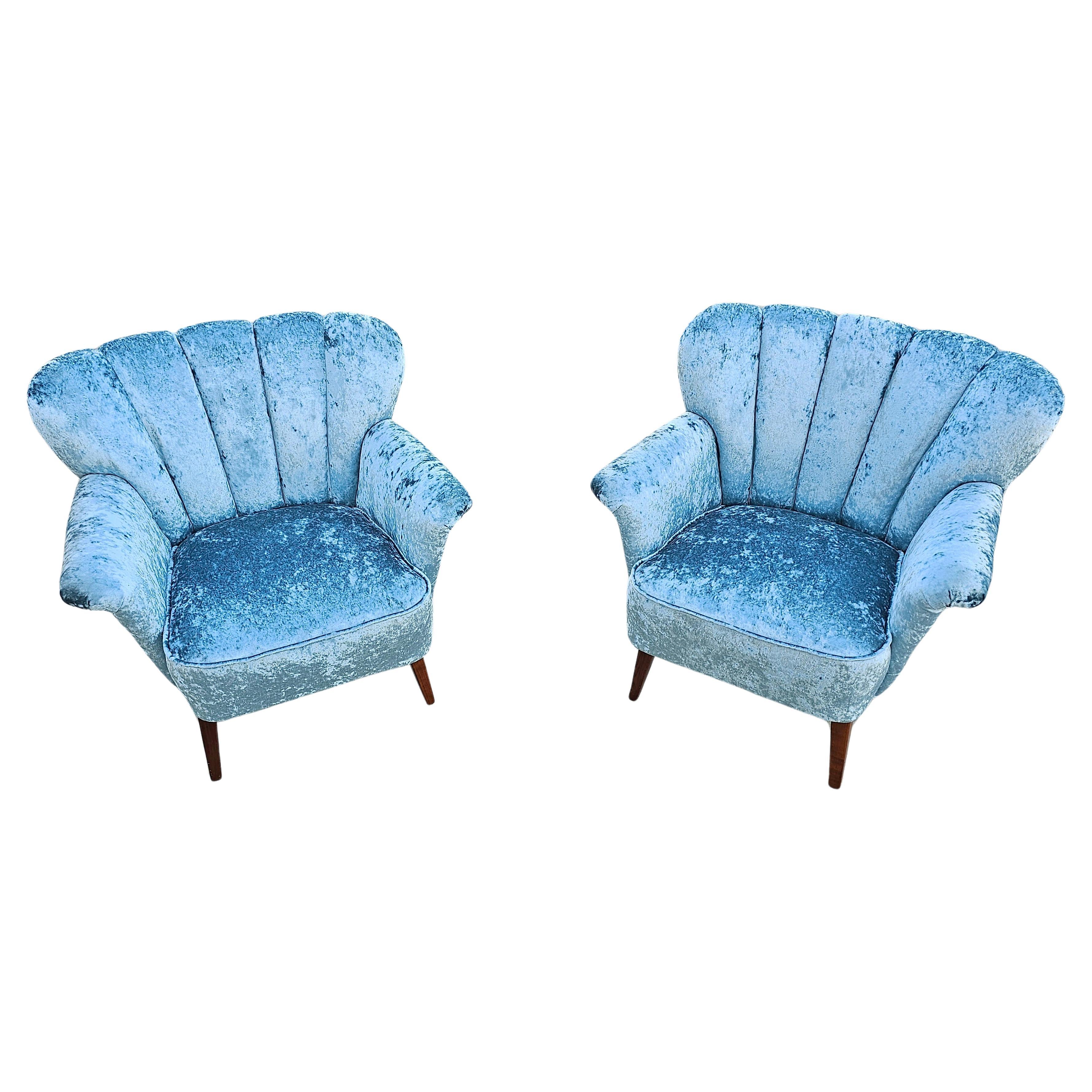Pair of Mid Century Modern Curved Club or Lounge Chairs, Denmark 1950s For Sale