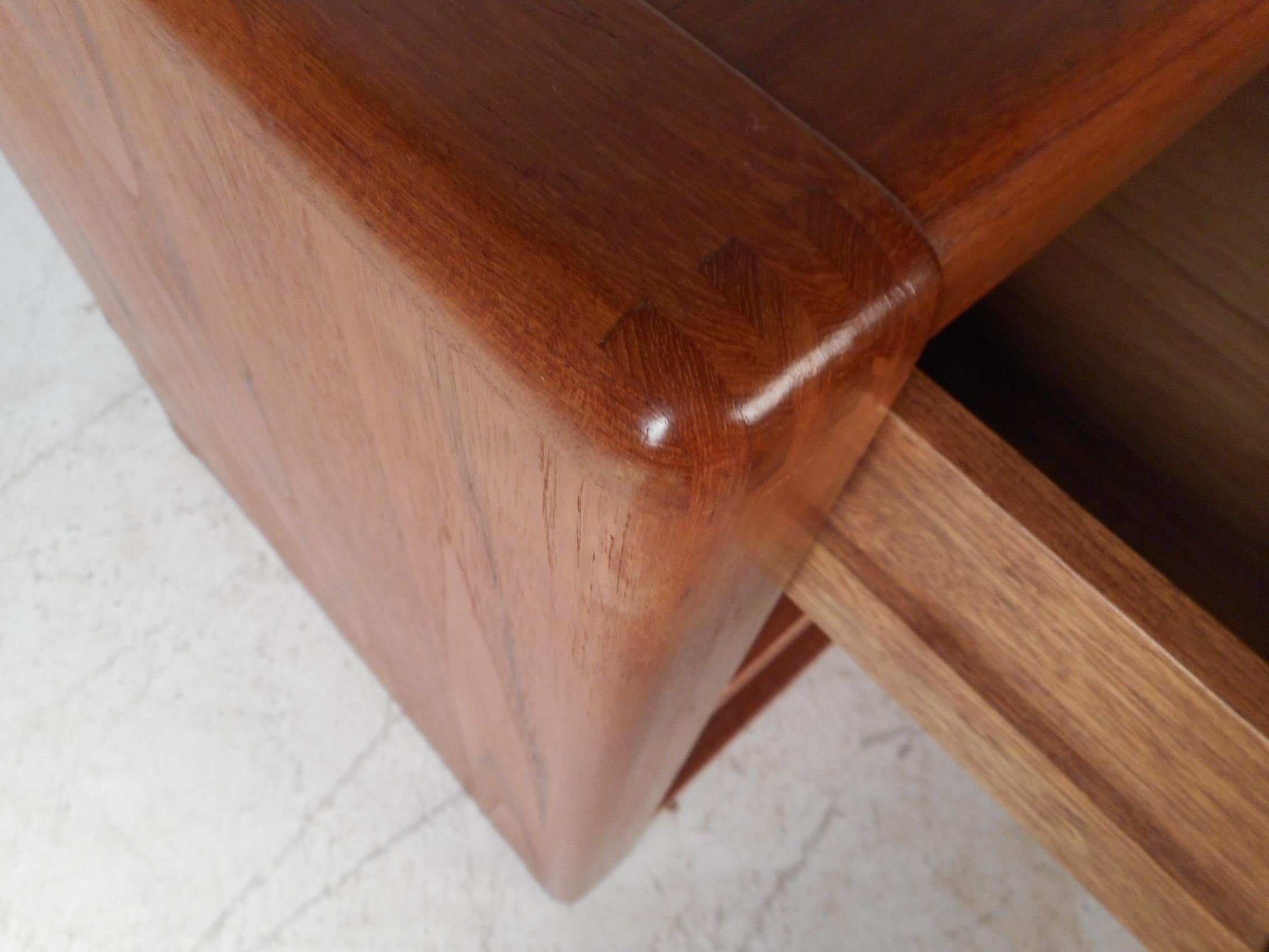 Singaporean Pair of Mid-Century D-Scan Captain Line Teak Nightstands For Sale