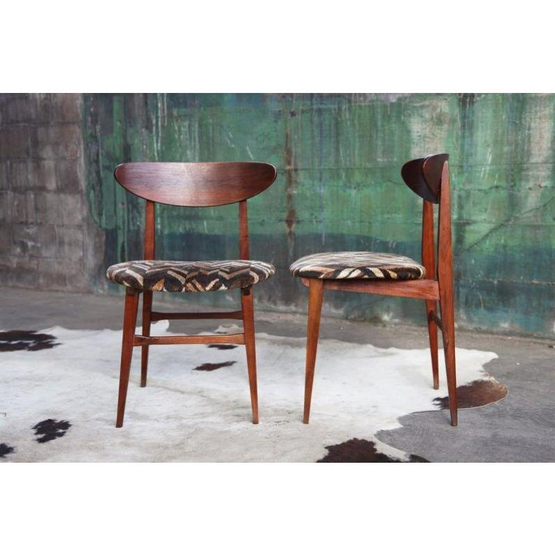 Pair of Mid-Century Modern Danish Adrian Pearsall Style Accent Side Chairs In Good Condition For Sale In Basel, BS
