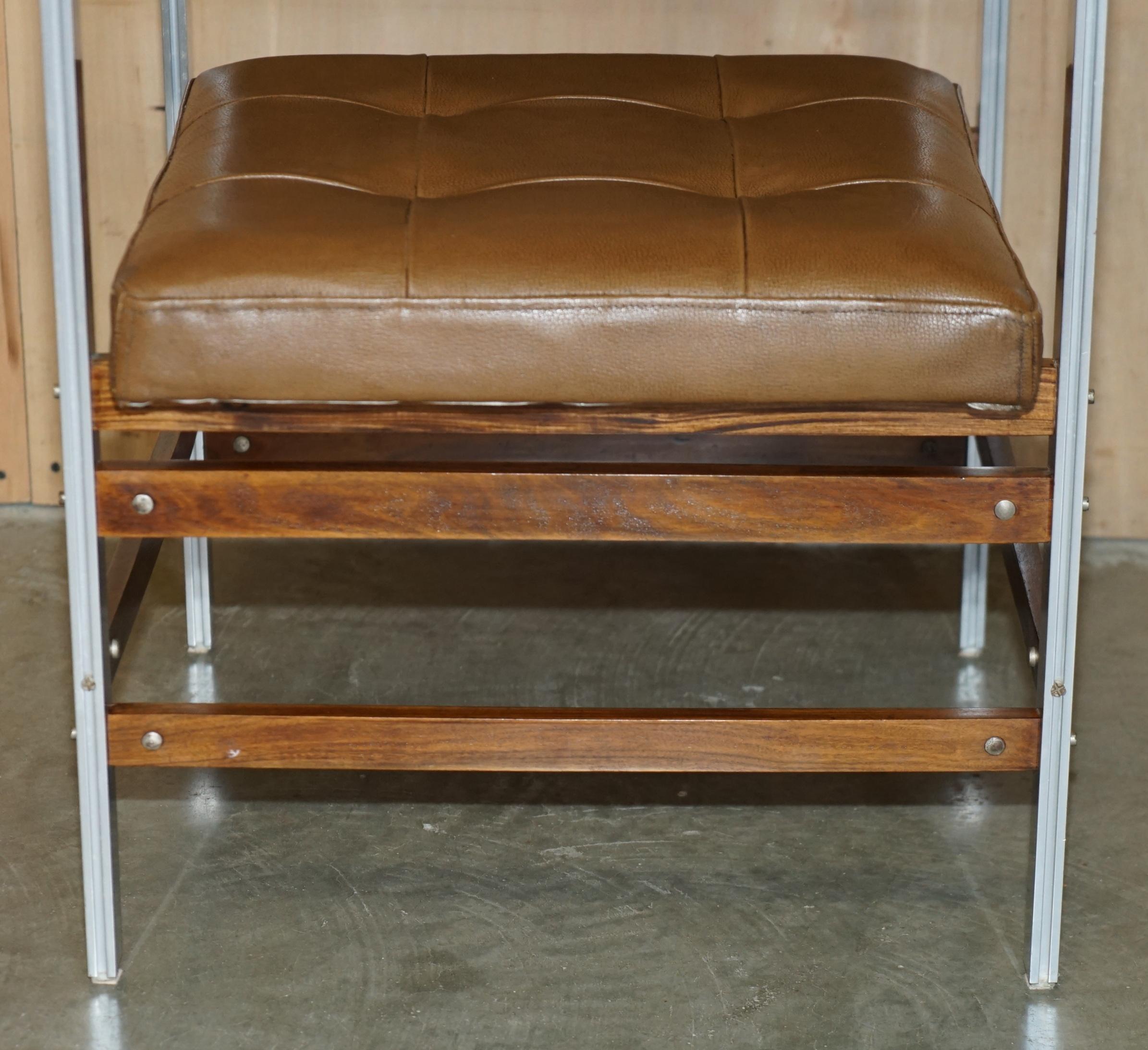 COPPIA DI POLTRONE MODERNE DEL PRIMO SECOLO IN LEGNO DANESE E PELLE MARRONE CROMATA in vendita 2