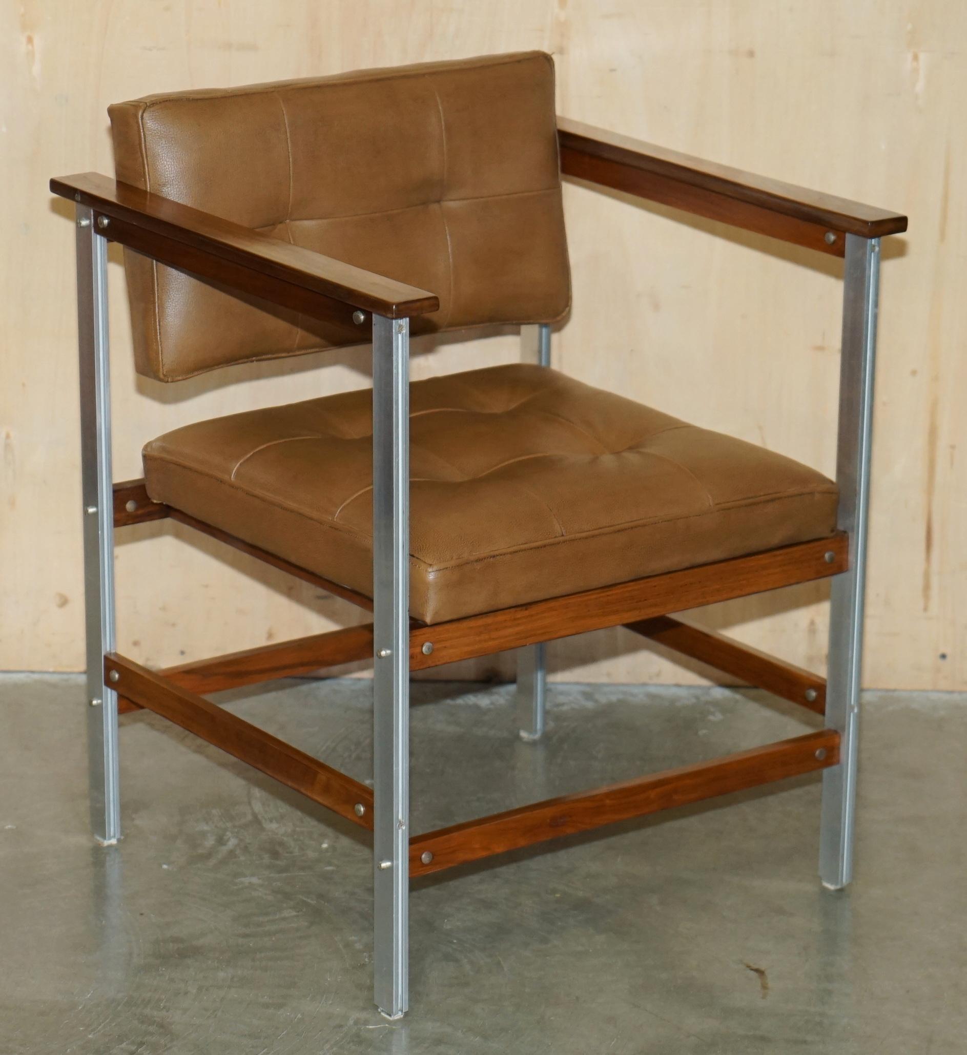 COPPIA DI POLTRONE MODERNE DEL PRIMO SECOLO IN LEGNO DANESE E PELLE MARRONE CROMATA in vendita 7