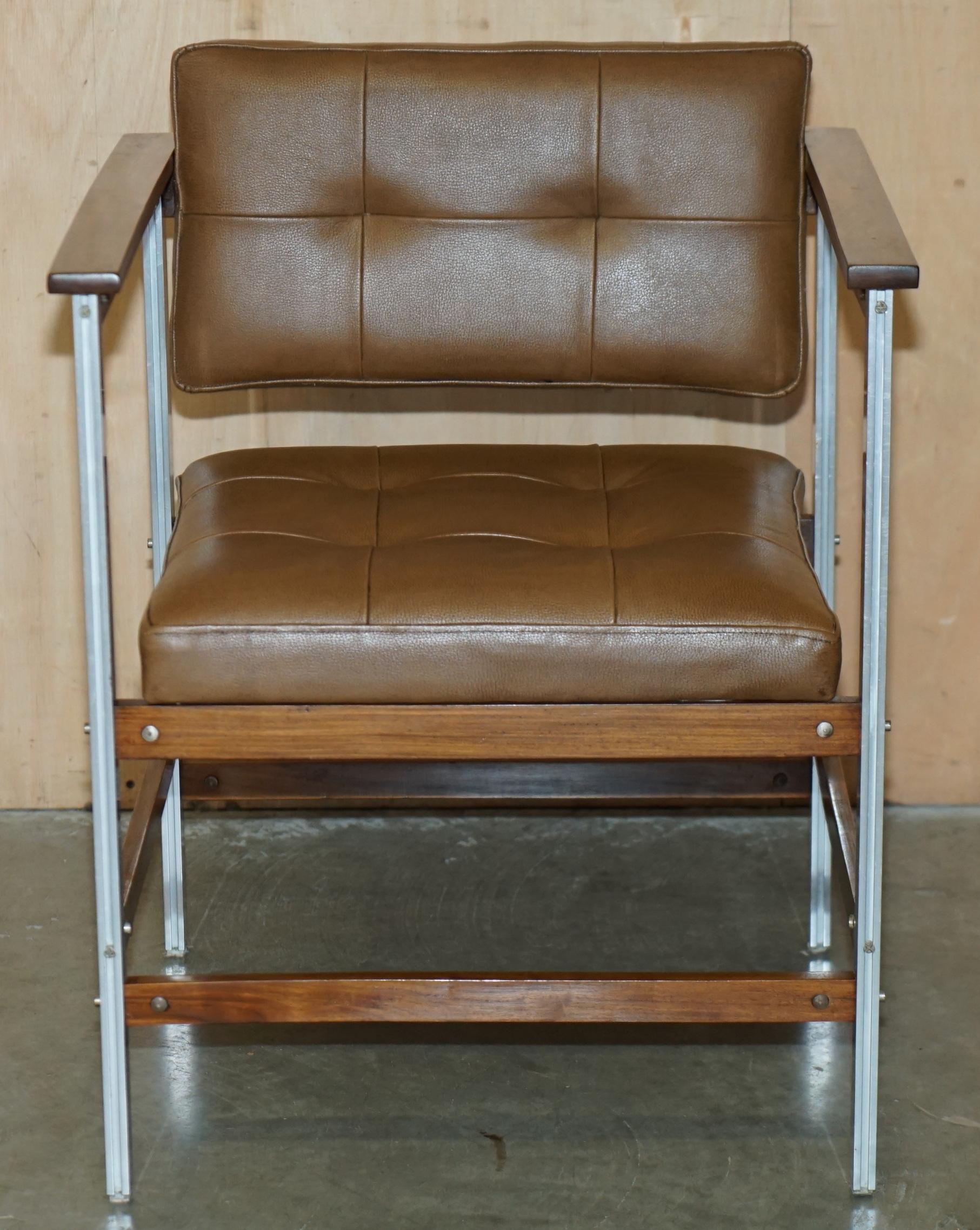COPPIA DI POLTRONE MODERNE DEL PRIMO SECOLO IN LEGNO DANESE E PELLE MARRONE CROMATA in vendita 8
