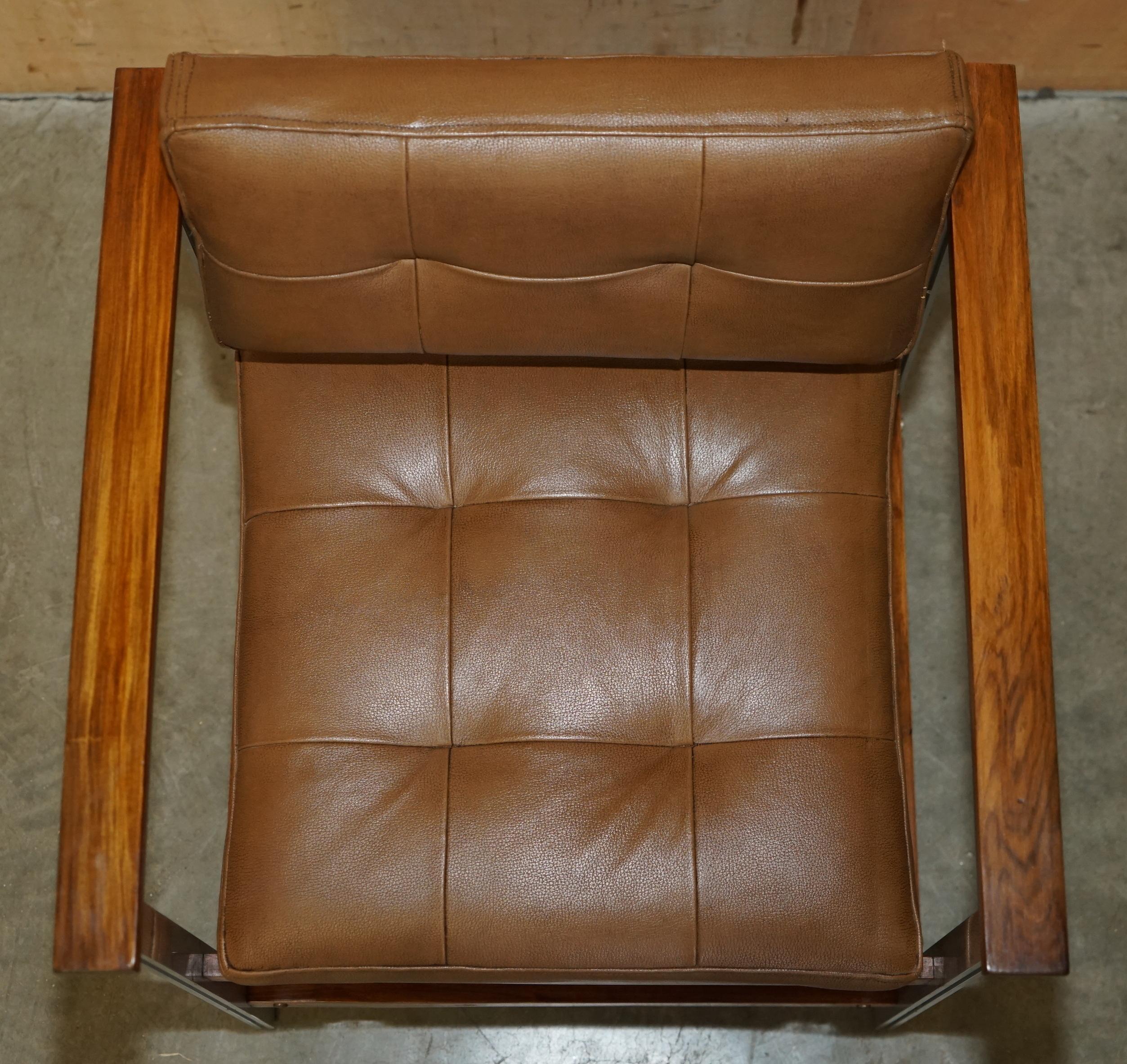 COPPIA DI POLTRONE MODERNE DEL PRIMO SECOLO IN LEGNO DANESE E PELLE MARRONE CROMATA in vendita 9