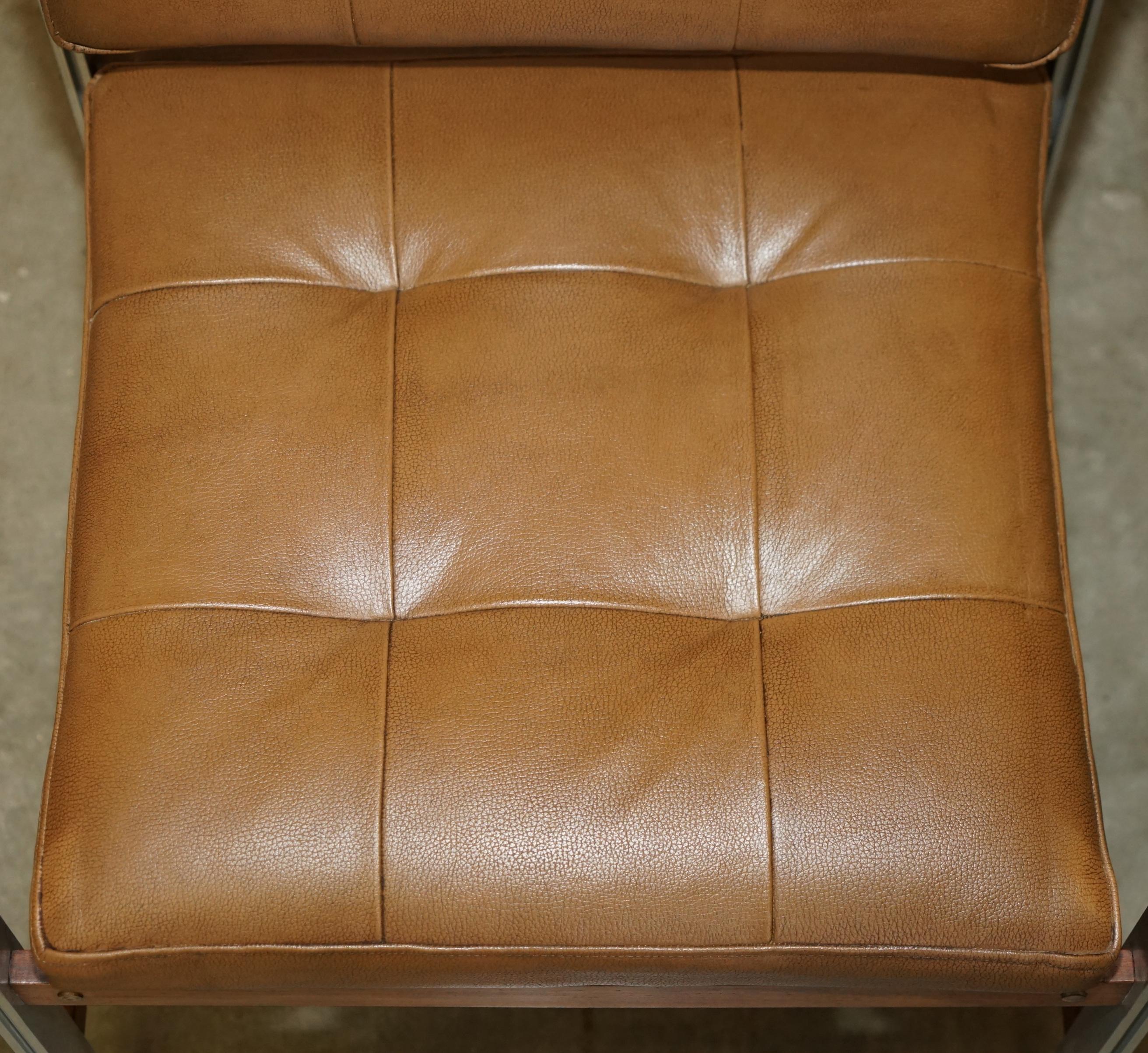 COPPIA DI POLTRONE MODERNE DEL PRIMO SECOLO IN LEGNO DANESE E PELLE MARRONE CROMATA in vendita 10
