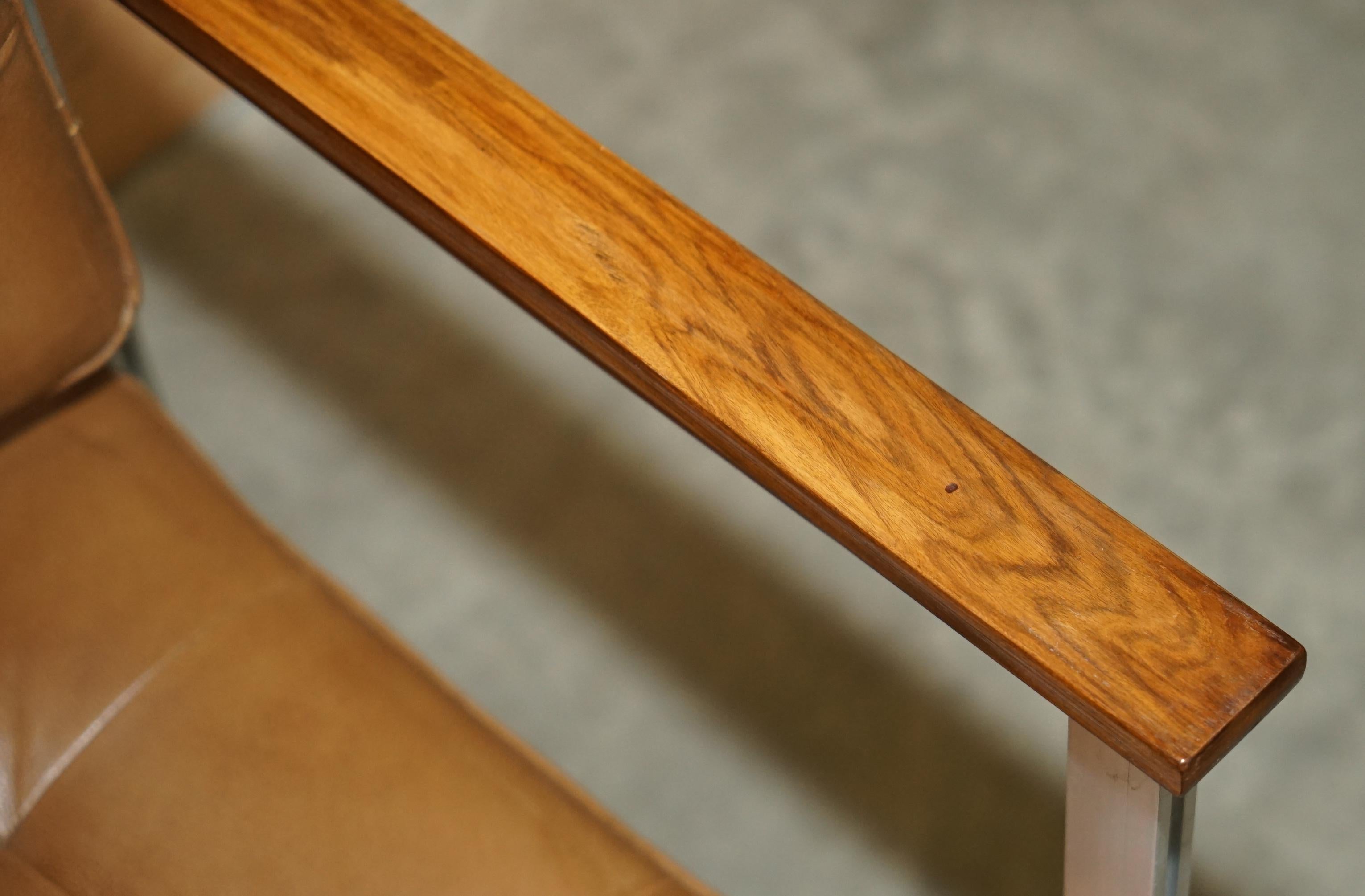 COPPIA DI POLTRONE MODERNE DEL PRIMO SECOLO IN LEGNO DANESE E PELLE MARRONE CROMATA in vendita 11
