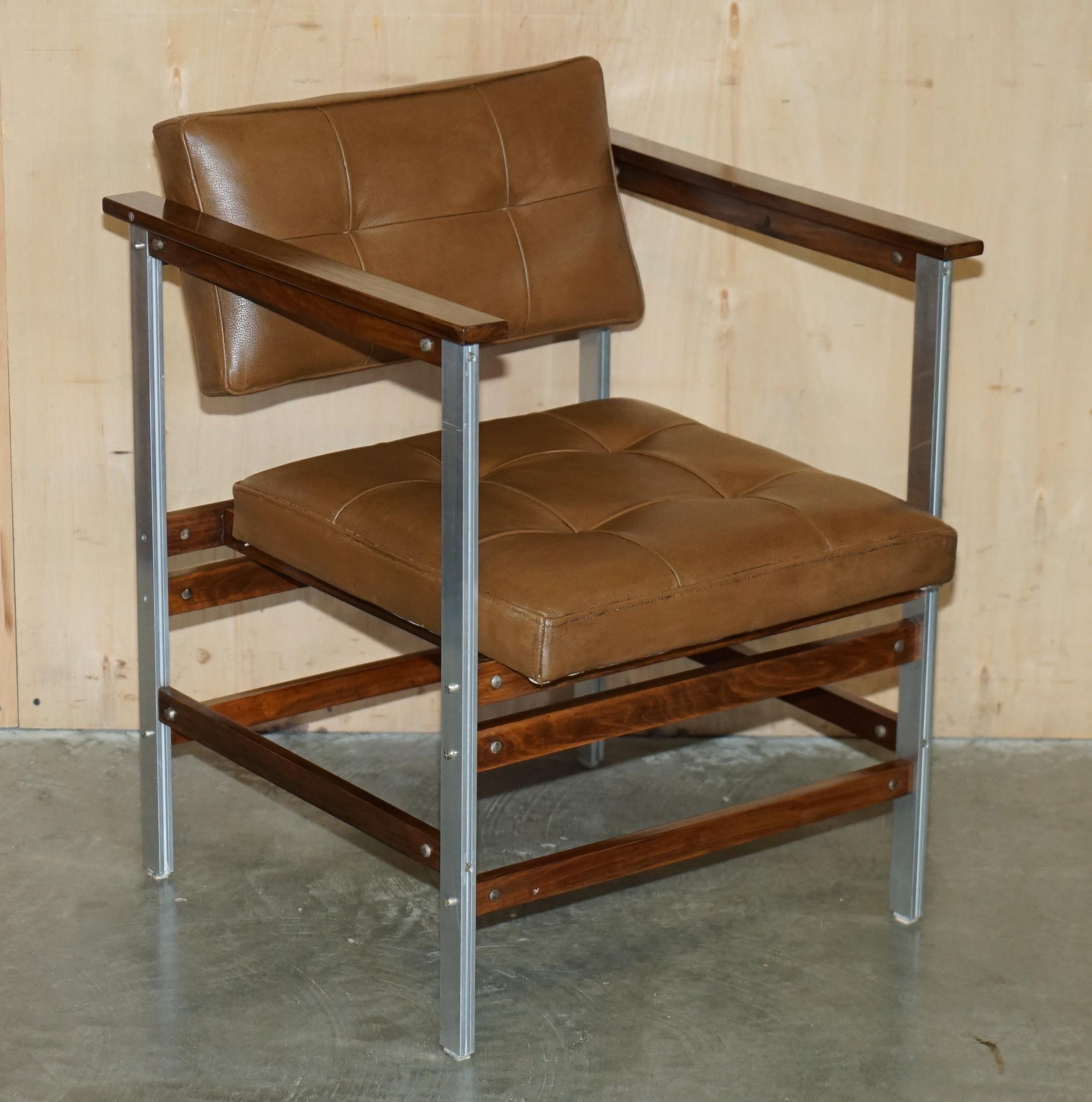 Casa Reale Antiquariato

Royal House Antiques è lieta di offrire in vendita questa splendida coppia di poltrone vintage del Mid Century Modern, con cornice cromata e legno di palissandro. 

Tieni presente che le spese di spedizione indicate sono