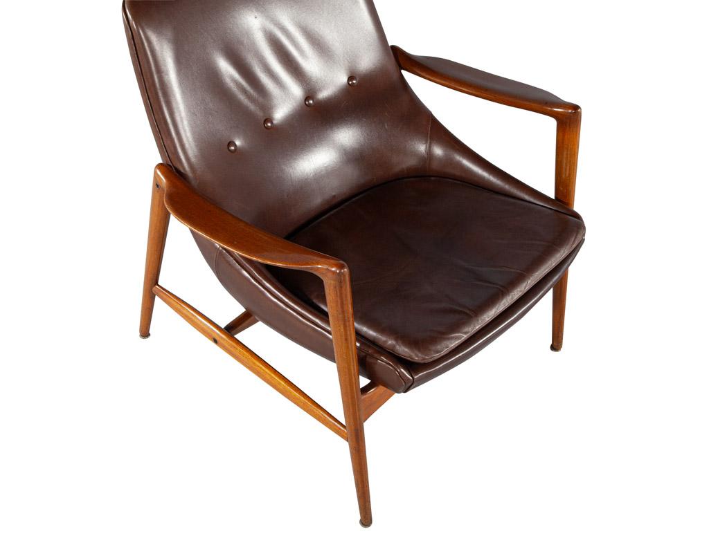 Pair of Mid-Century Modern Danish Leather Arm Chairs For Sale 9