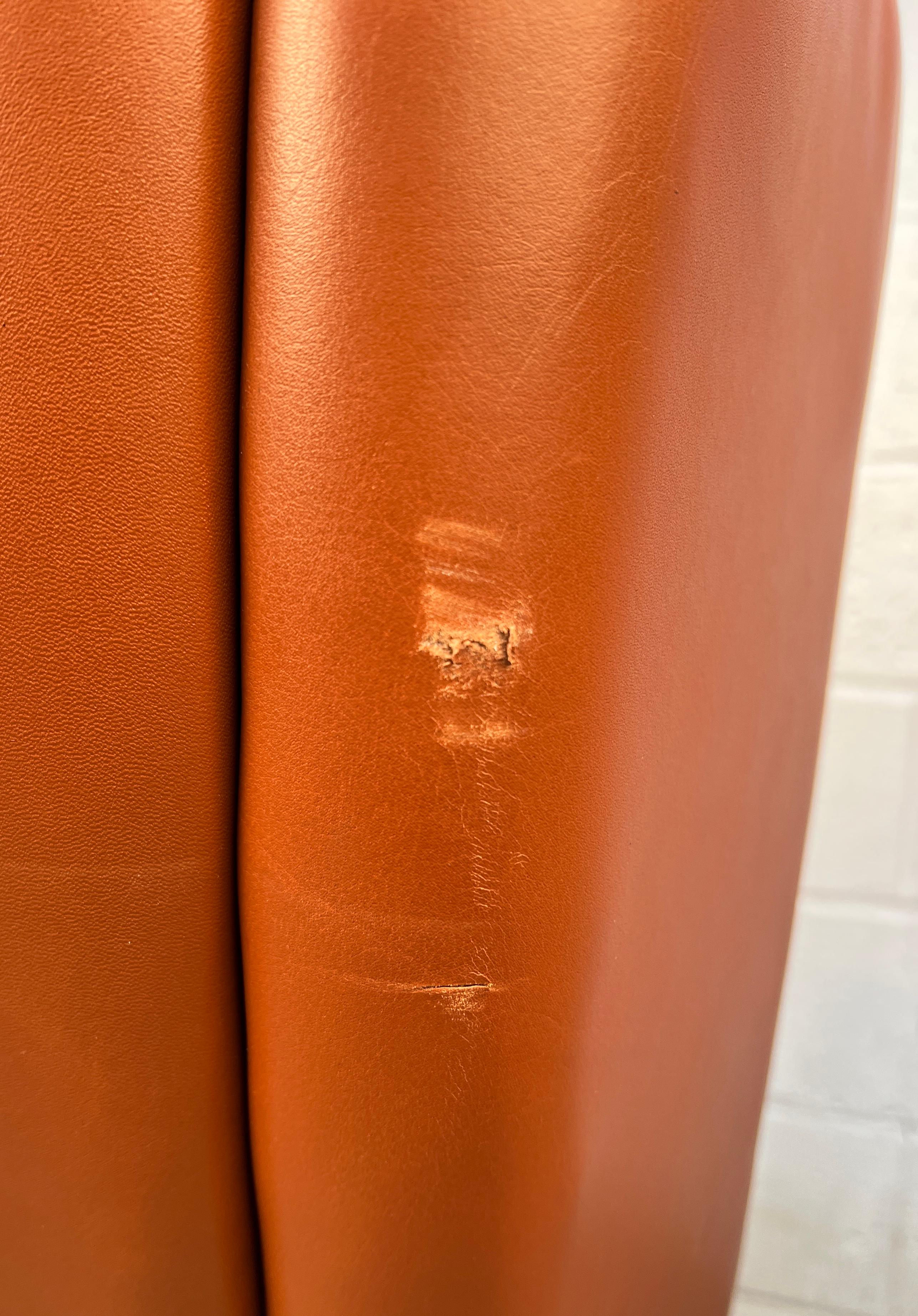 Coppia di sedie in pelle danese della metà del secolo scorso di Wiels Møbler in vendita 11