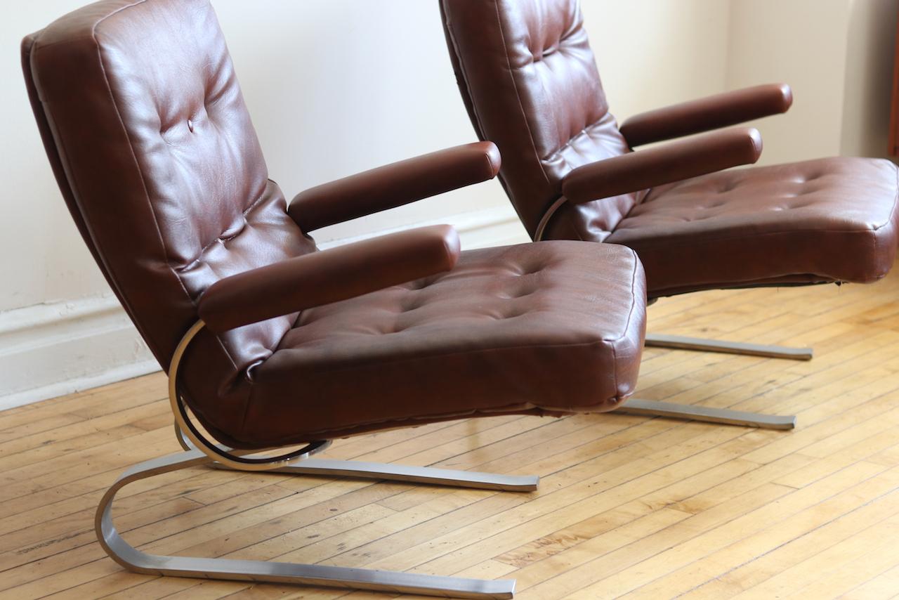 Scandinavian Modern Pair of Mid-Century Modern Danish Leather Lounge Chairs