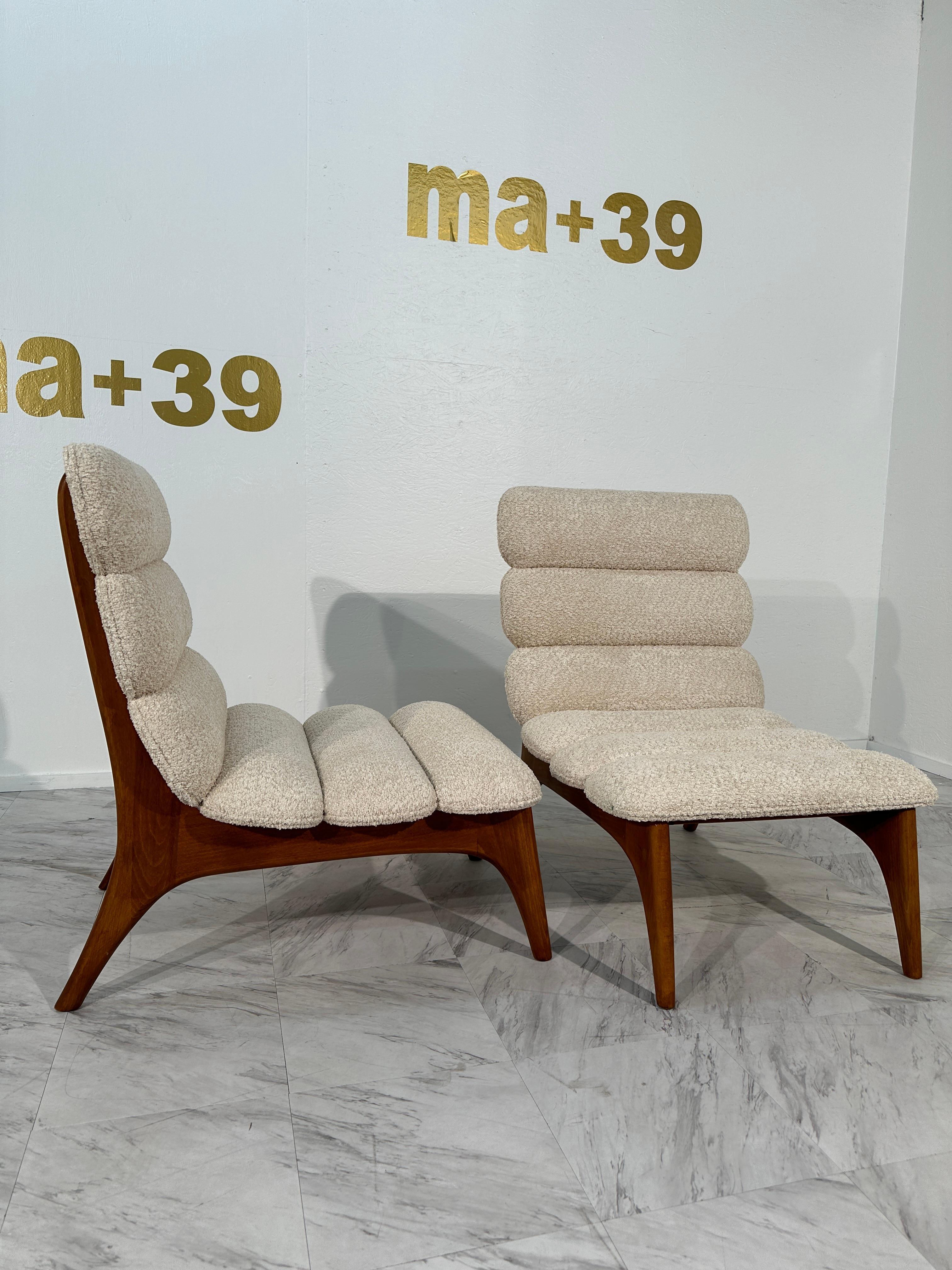 Late 20th Century Pair of Mid-Century Modern Danish Lounge Chairs in Boucle Fabric 1980s For Sale
