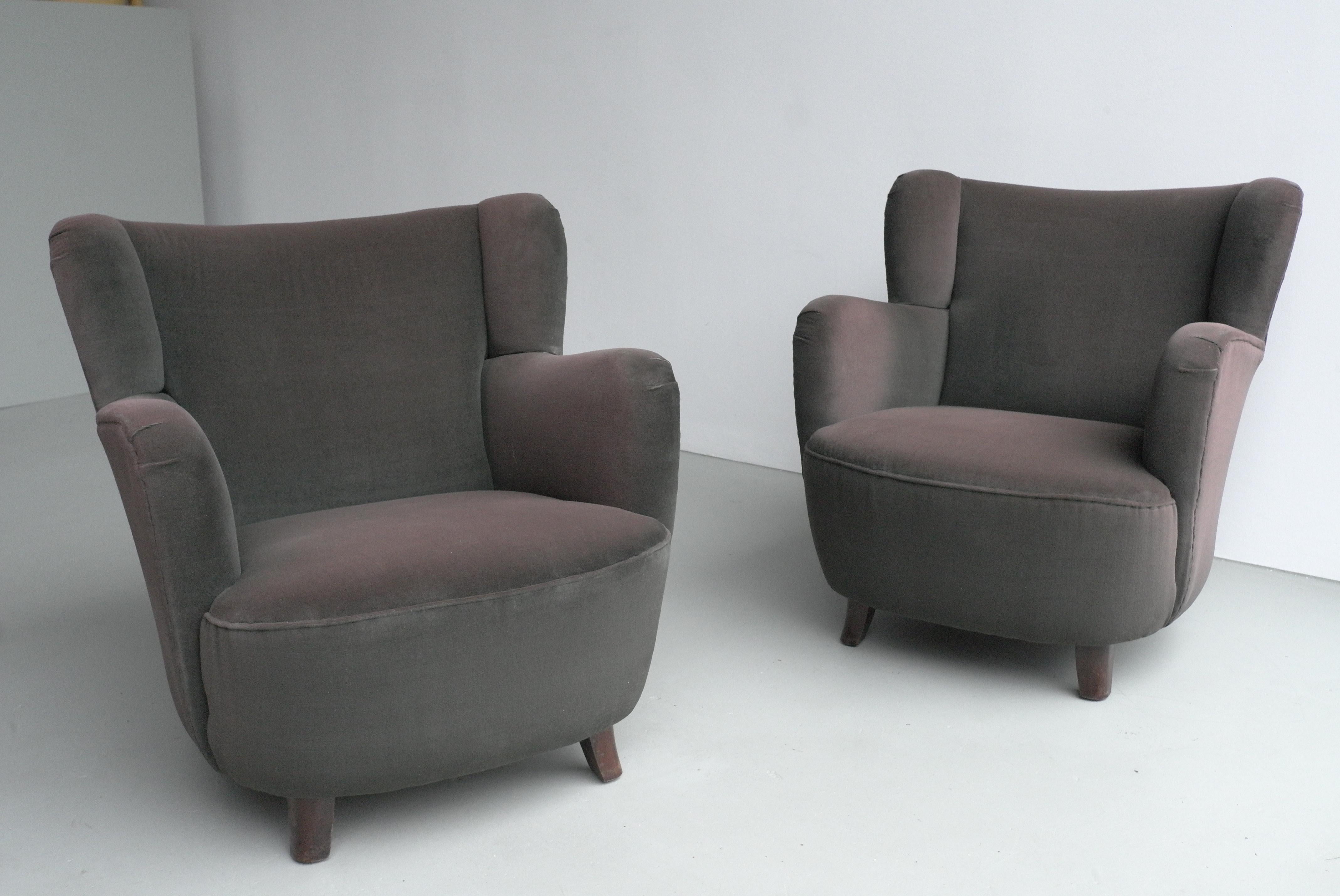Pair of Mid-Century Modern Danish Lounge Chairs in Brown Eggplant Glow Velvet For Sale 6