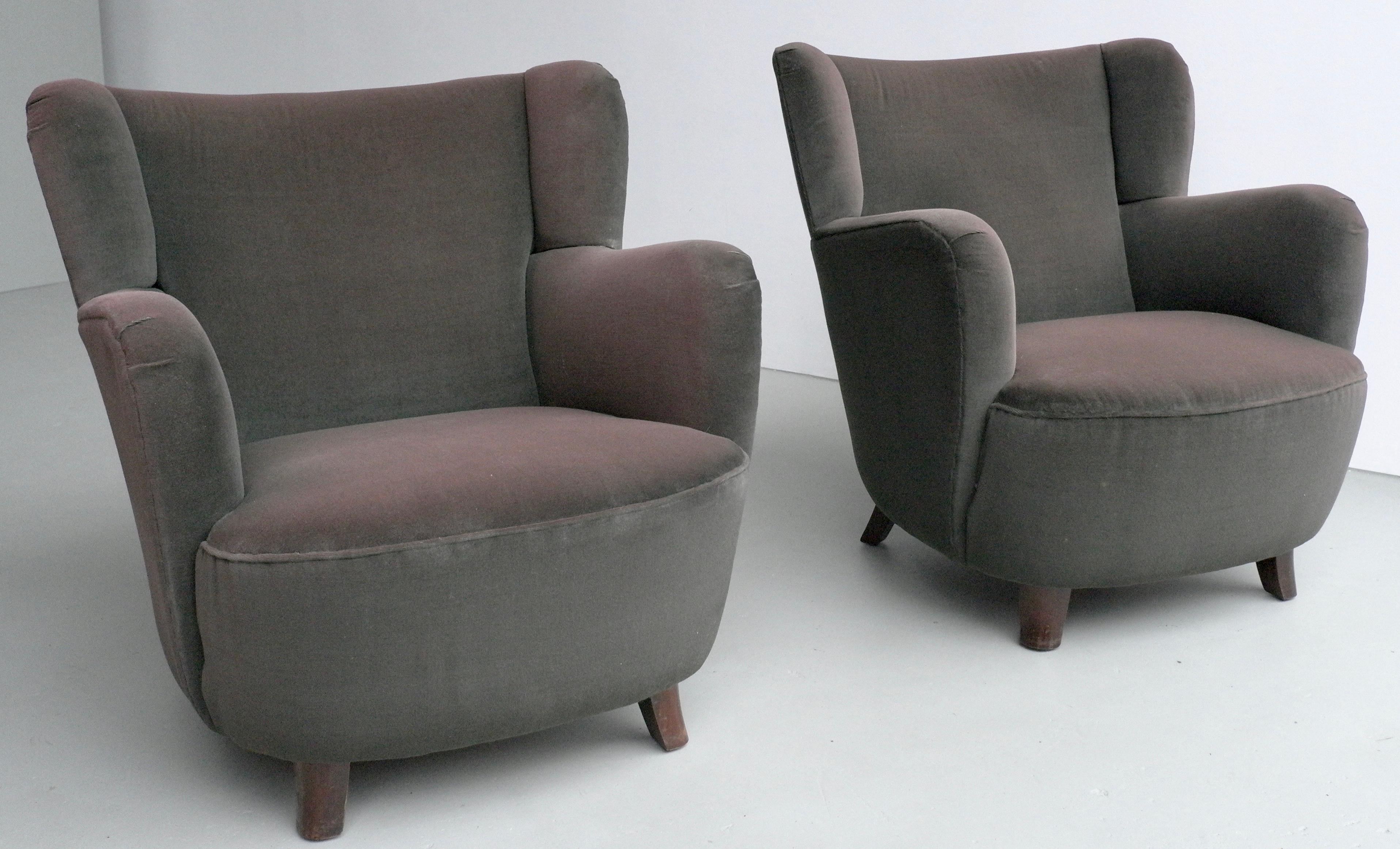 Pair of Mid-Century Modern Danish Lounge Chairs in Brown Eggplant Glow Velvet For Sale 3