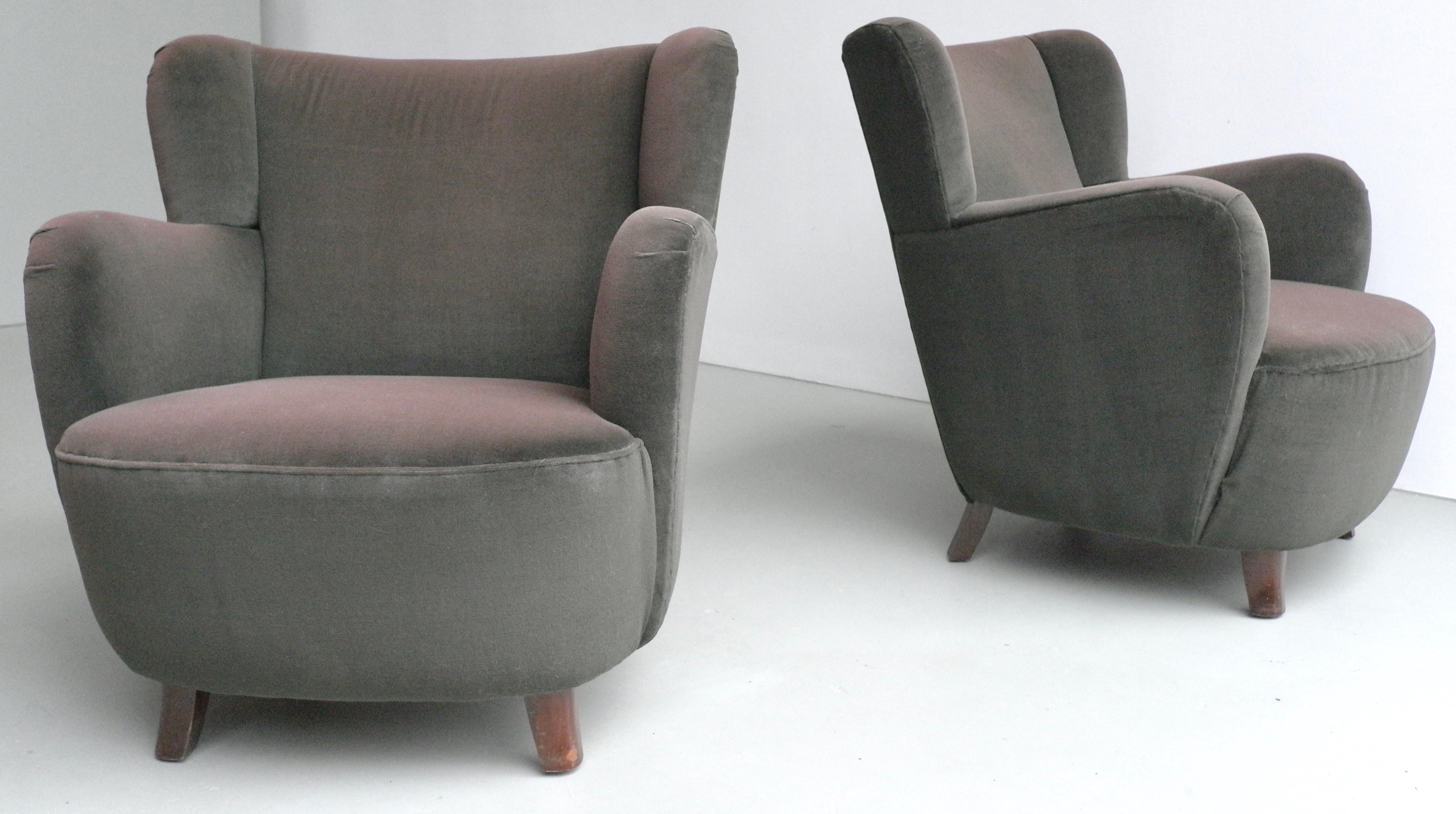 Pair of Mid-Century Modern Danish Lounge Chairs in Brown Eggplant Glow Velvet For Sale 4
