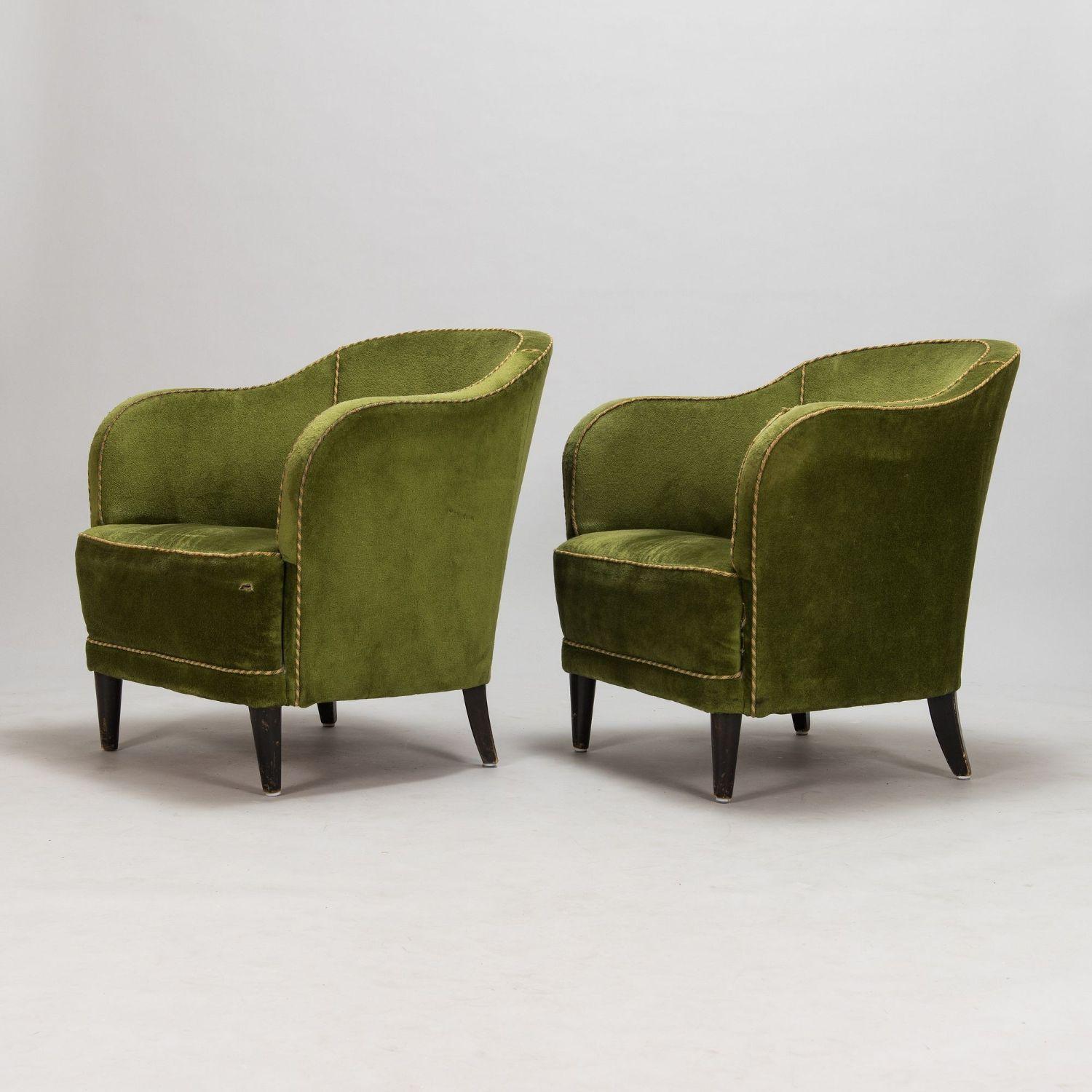 Pair of Mid-Century Modern Danish Lounge / Club / Barrel Chairs, Boucle, 1950s 12