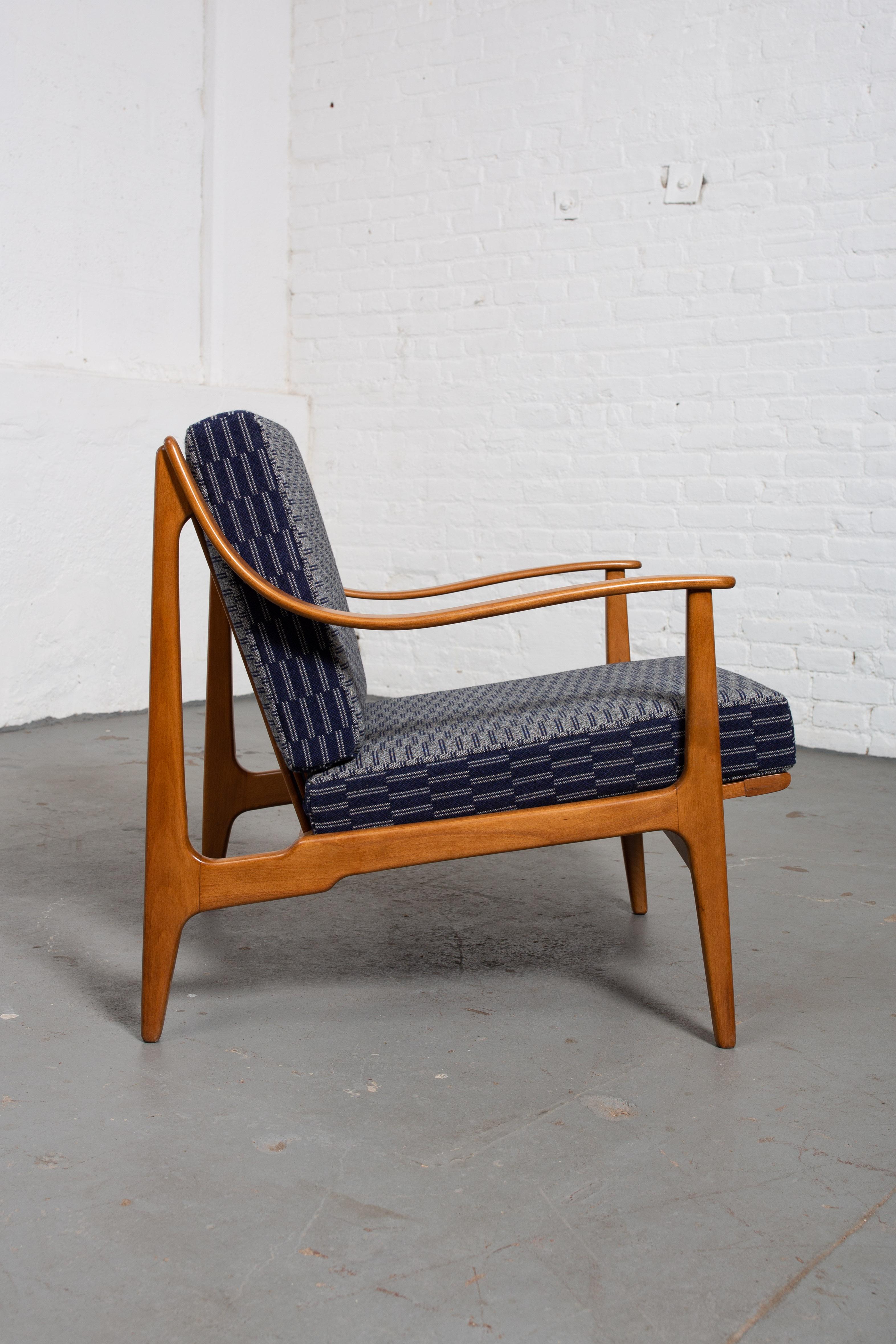 Mid-20th Century Pair of Mid-Century Modern Danish Lounge Chairs