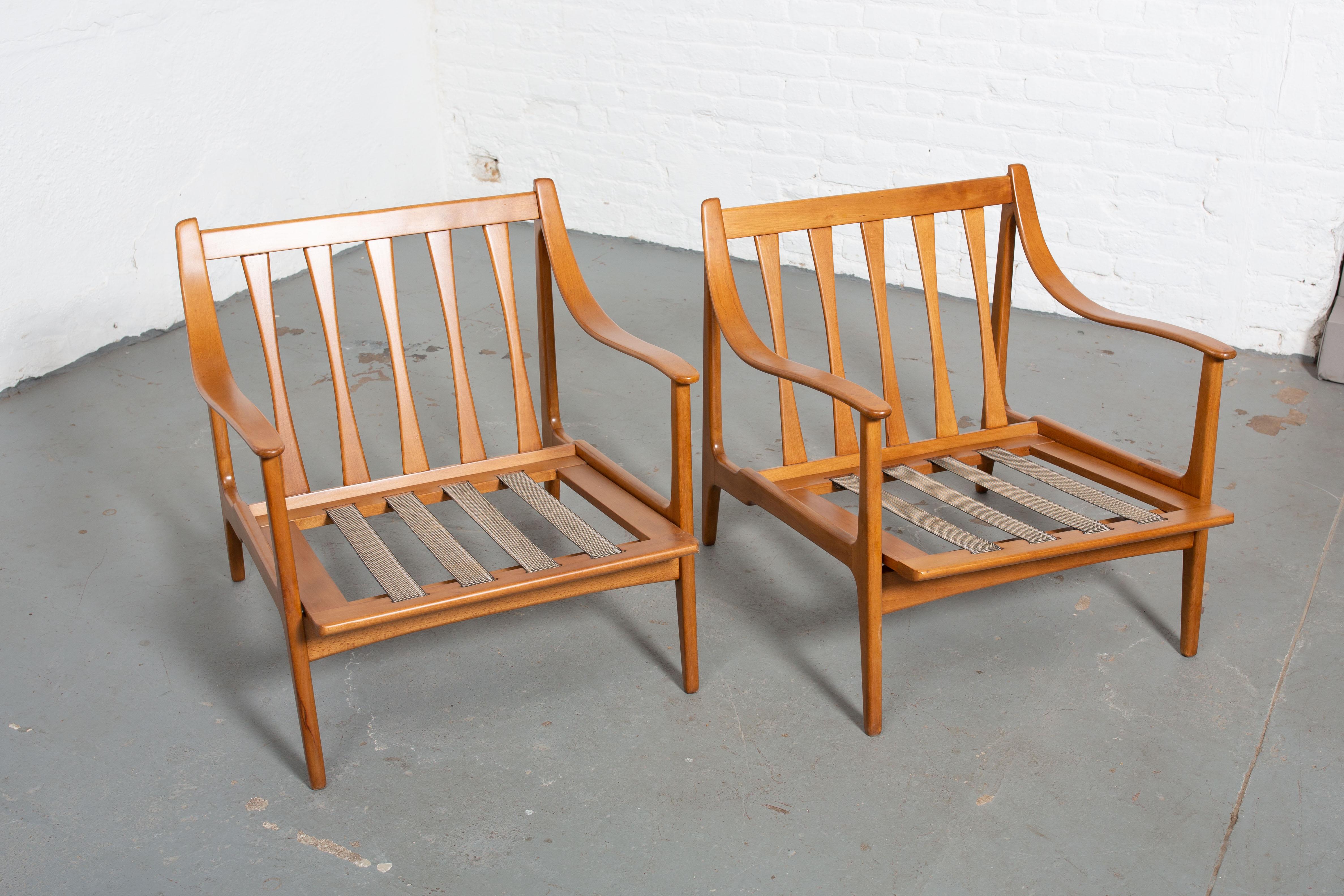 Pair of Mid-Century Modern Danish Lounge Chairs 1