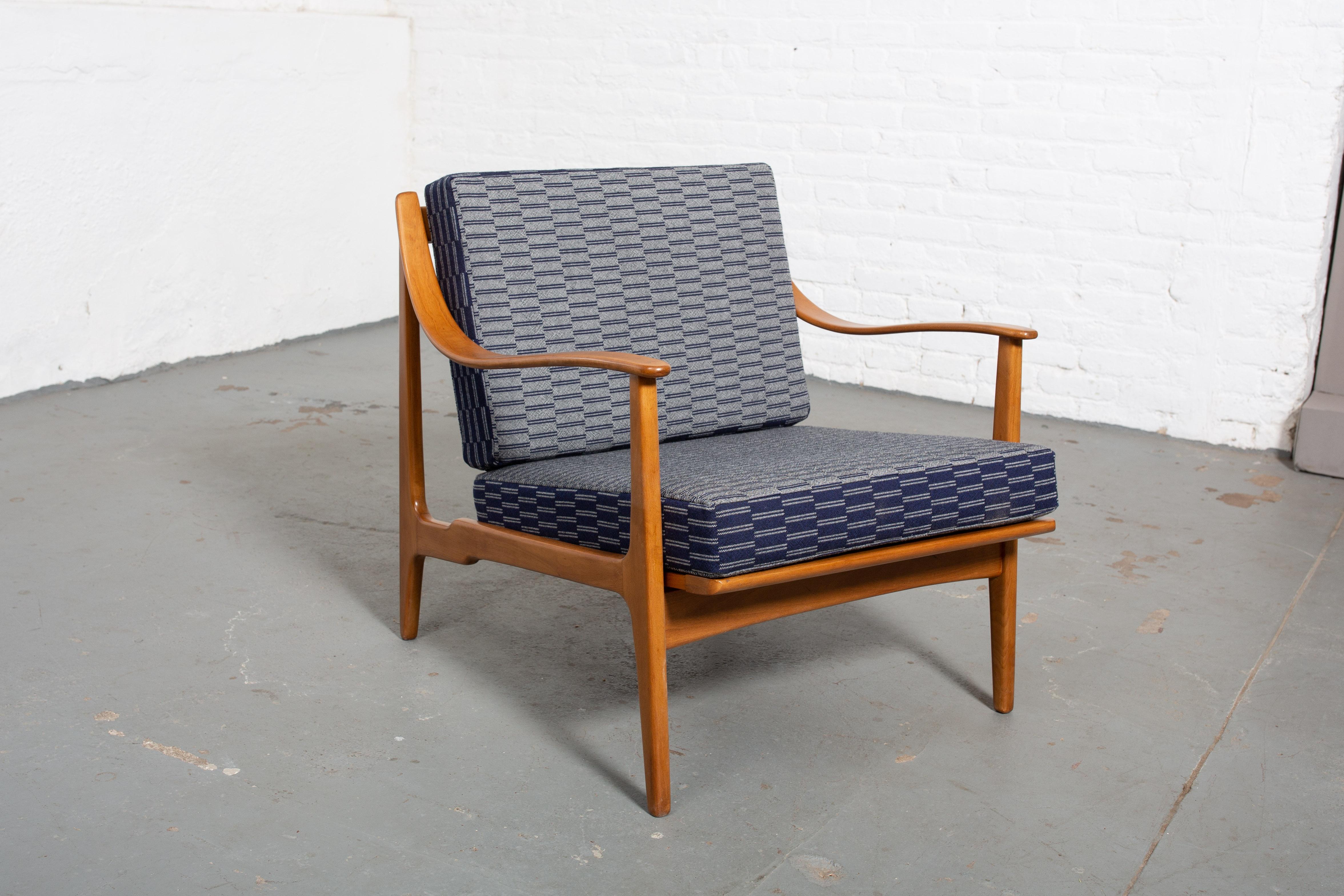 Pair of Mid-Century Modern Danish Lounge Chairs 3