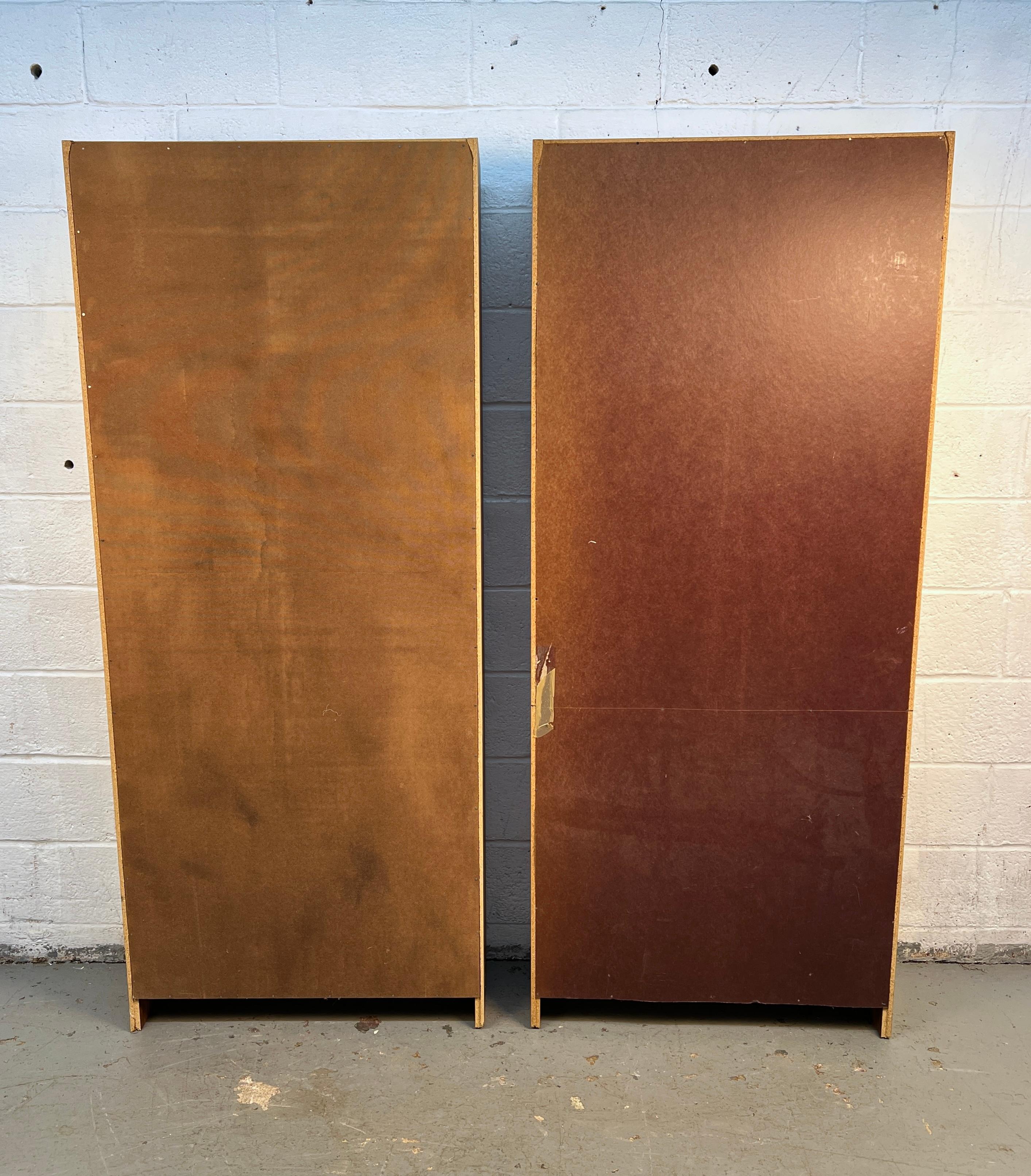 Paire de bibliothèques danoises en teck modernes du milieu du siècle dernier en vente 7