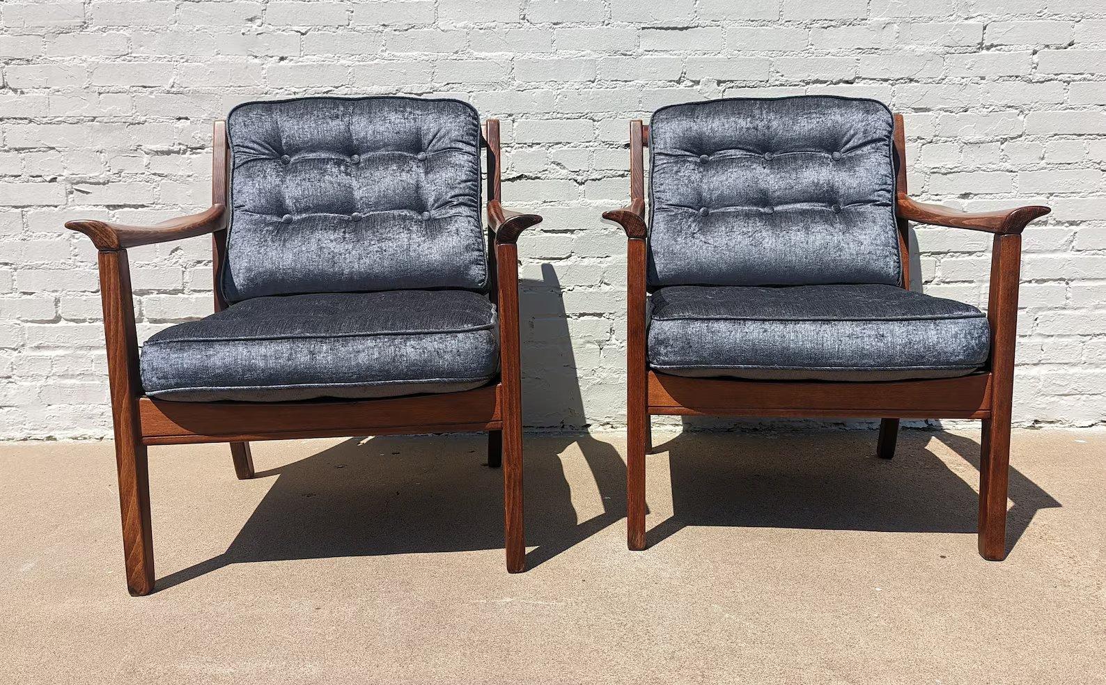 Mid-Century Modern Paire de chaises d'appoint danoises en teck de style moderne du milieu du siècle dernier en vente