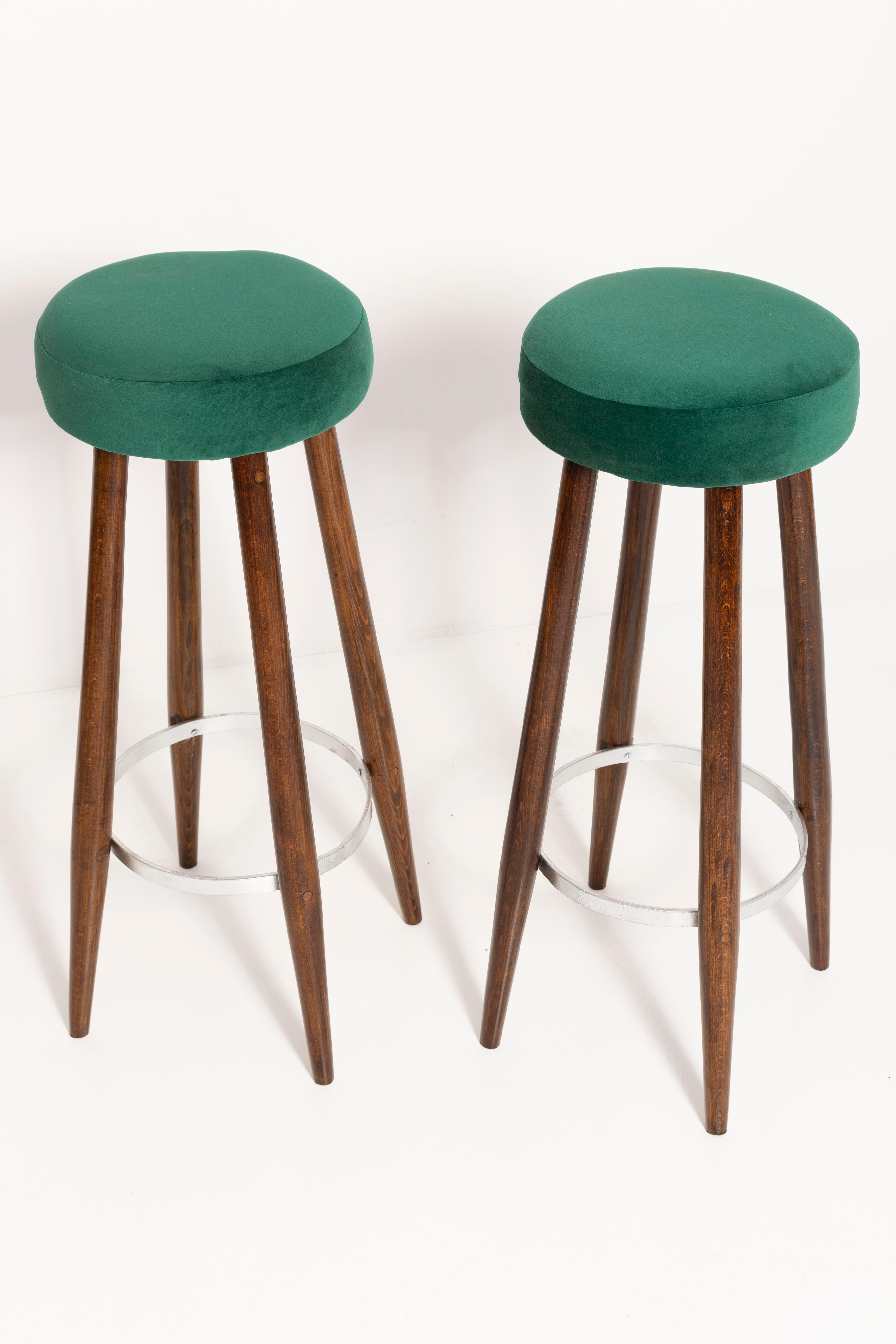 Polish Pair of Mid-Century Modern Dark Green Velvet Bar Stools, 1960s