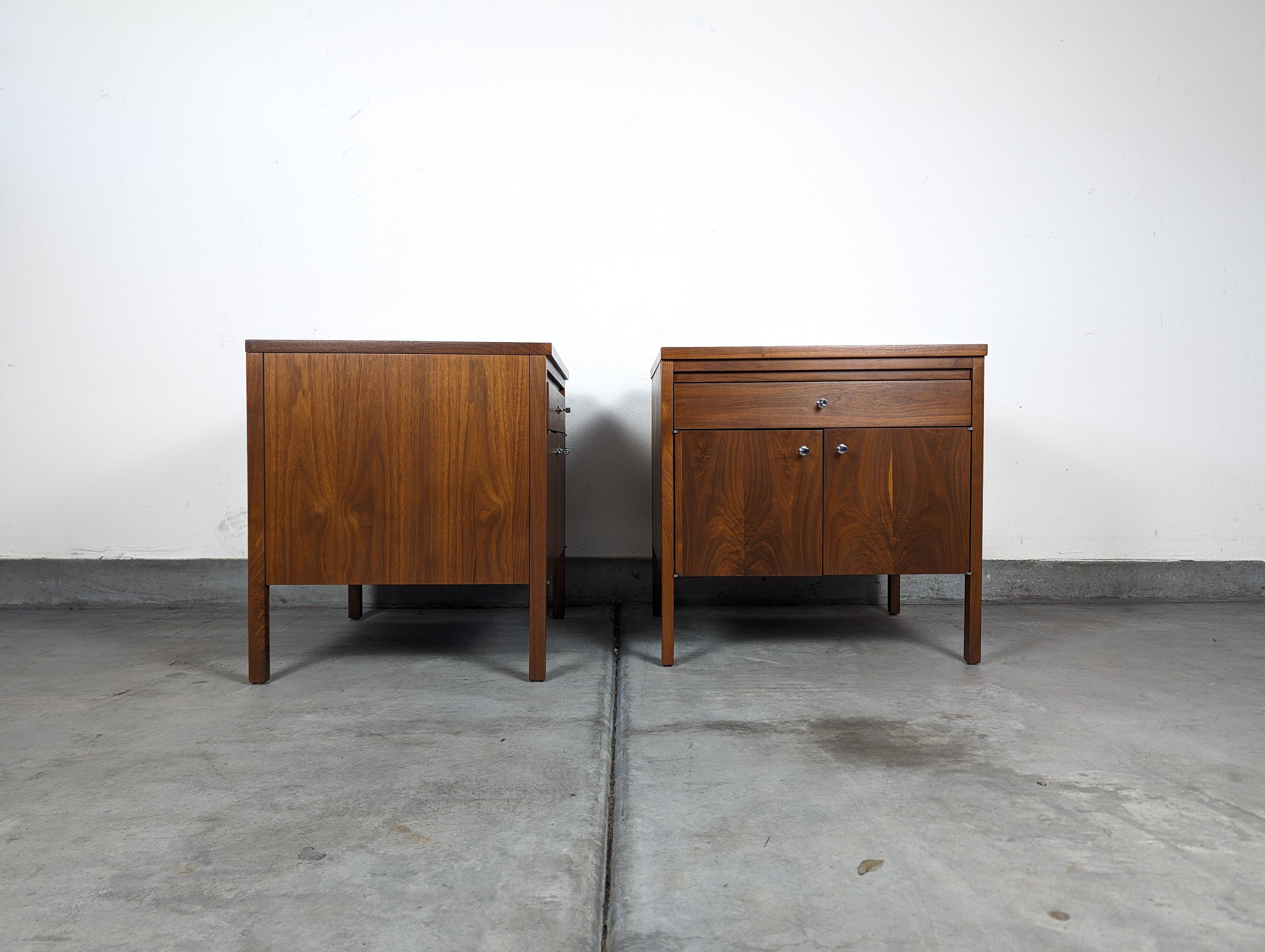 Mid-Century Modern Pair of Mid Century Modern Delineator Nightstands by Paul McCobb for Lane, c1960 For Sale