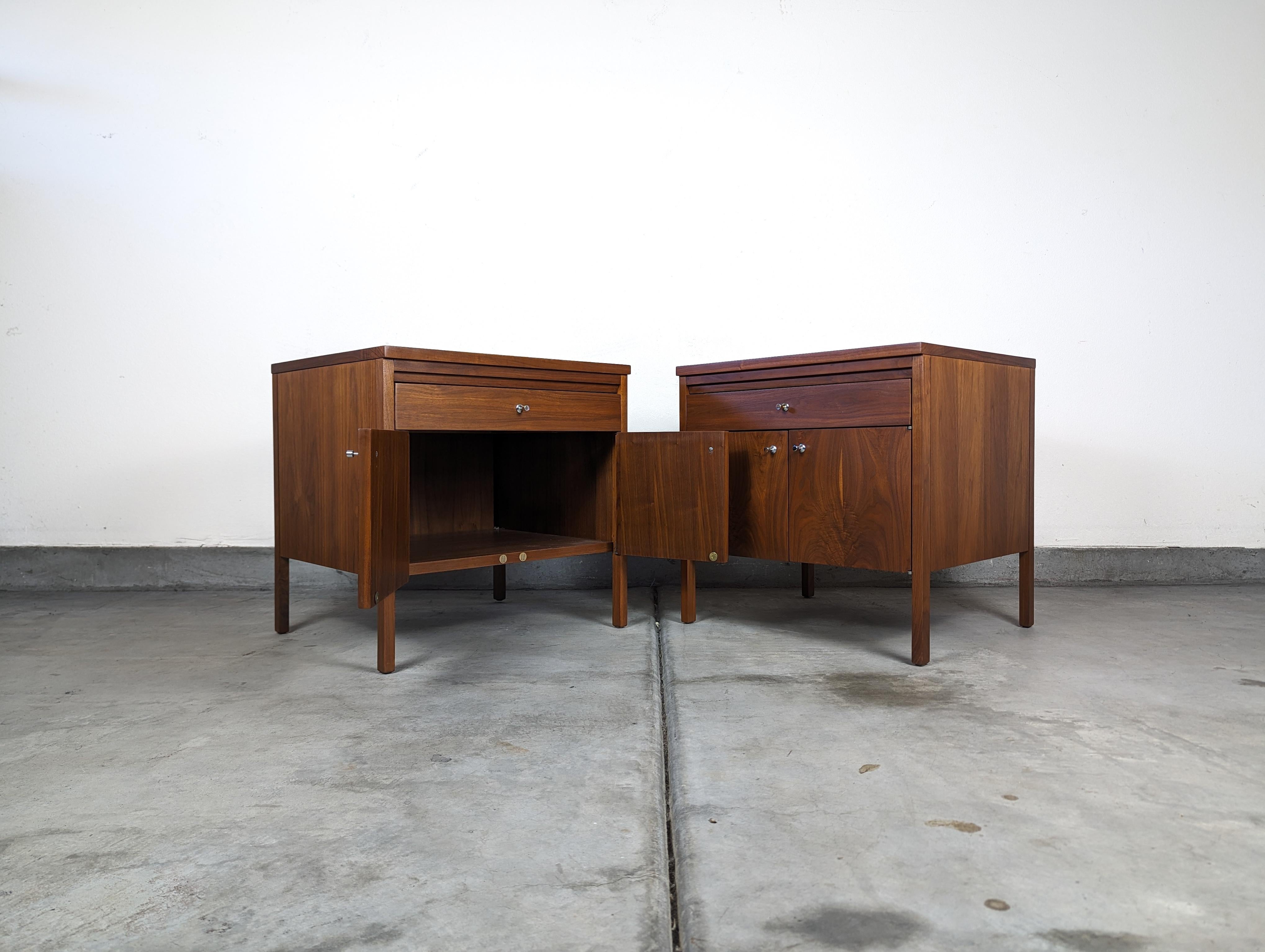 Mid-20th Century Pair of Mid Century Modern Delineator Nightstands by Paul McCobb for Lane, c1960 For Sale