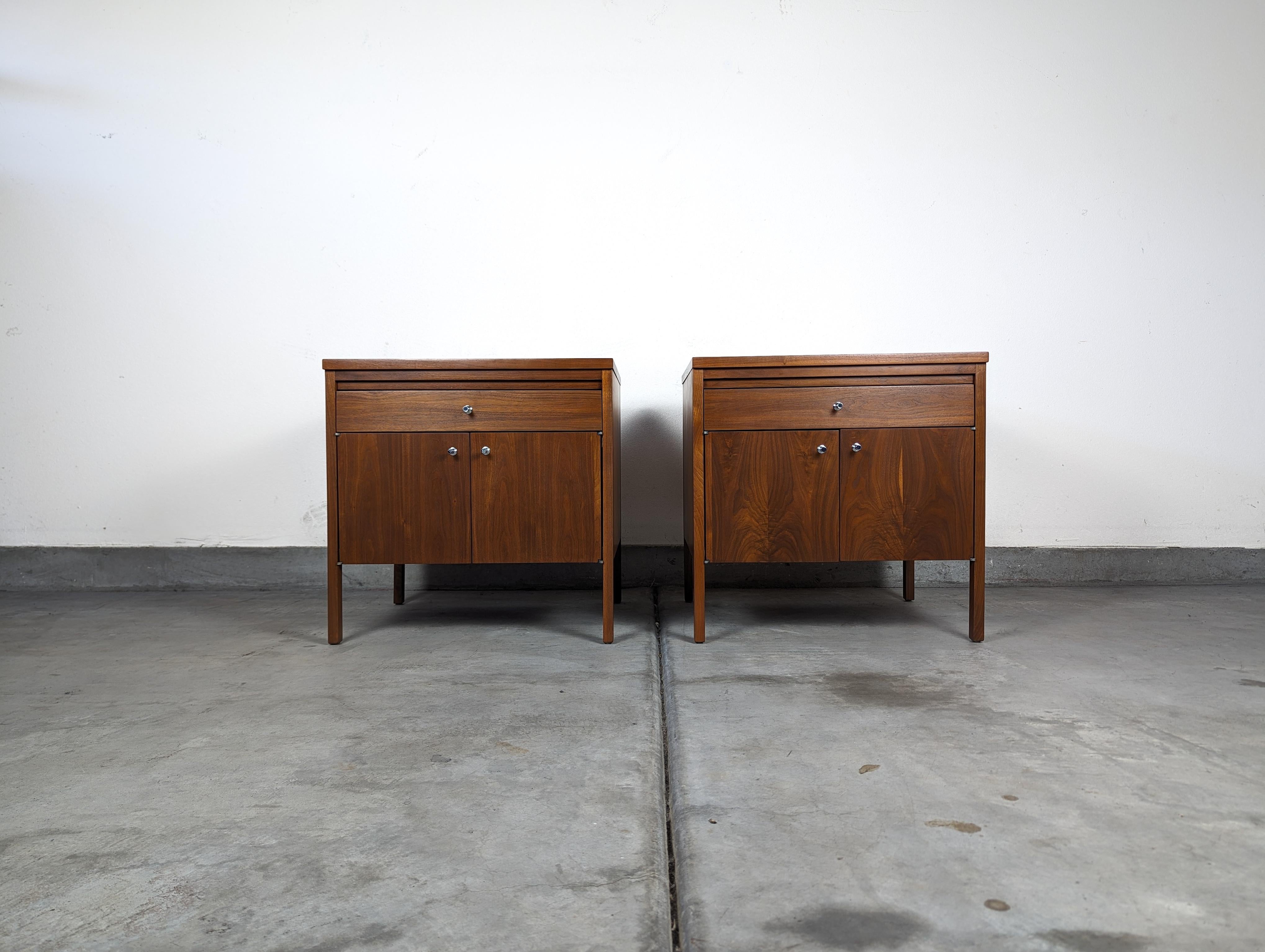 Pair of Mid Century Modern Delineator Nightstands by Paul McCobb for Lane, c1960 For Sale 1