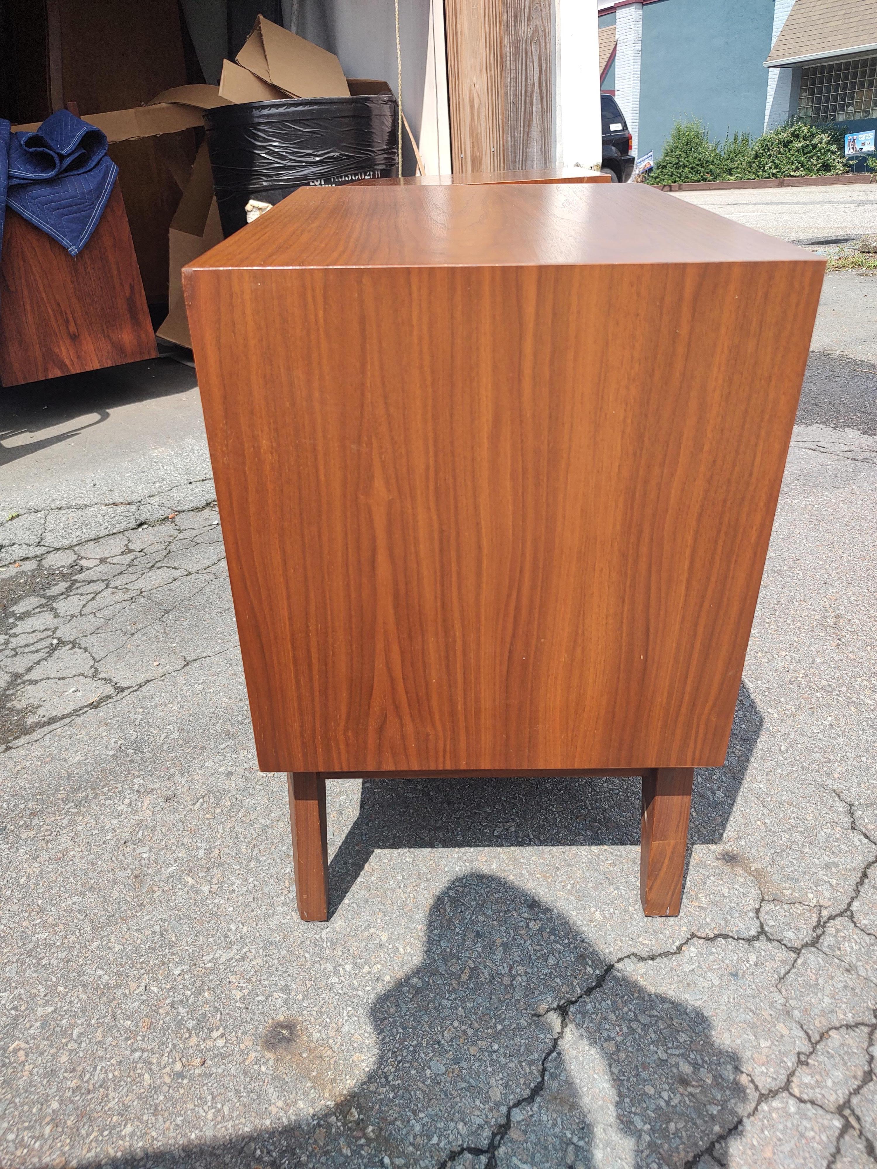 Pair of Mid Century Modern Diamond Front Walnut Night Tables by Albert Parvin For Sale 2