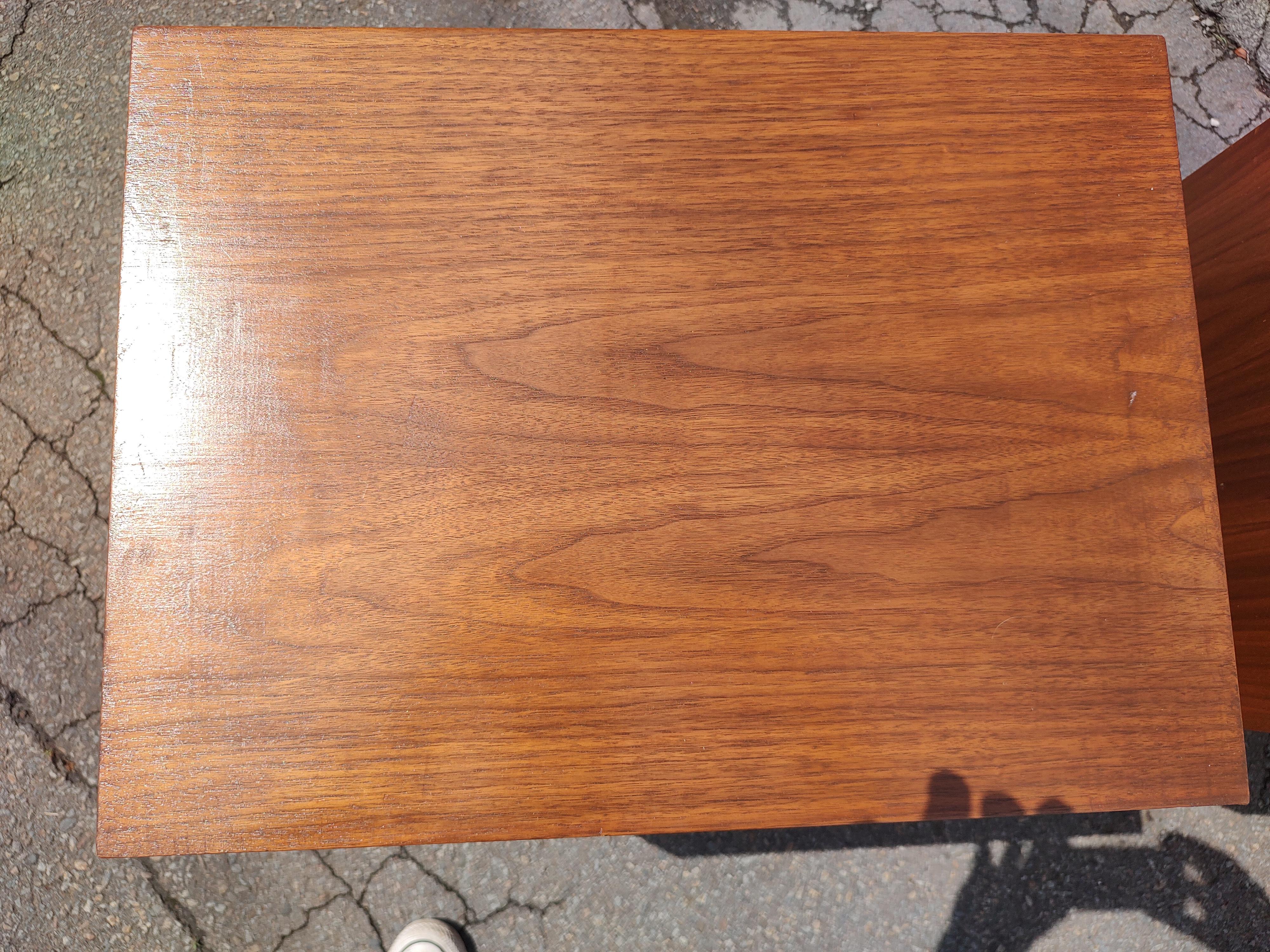 Pair of Mid Century Modern Diamond Front Walnut Night Tables by Albert Parvin For Sale 3
