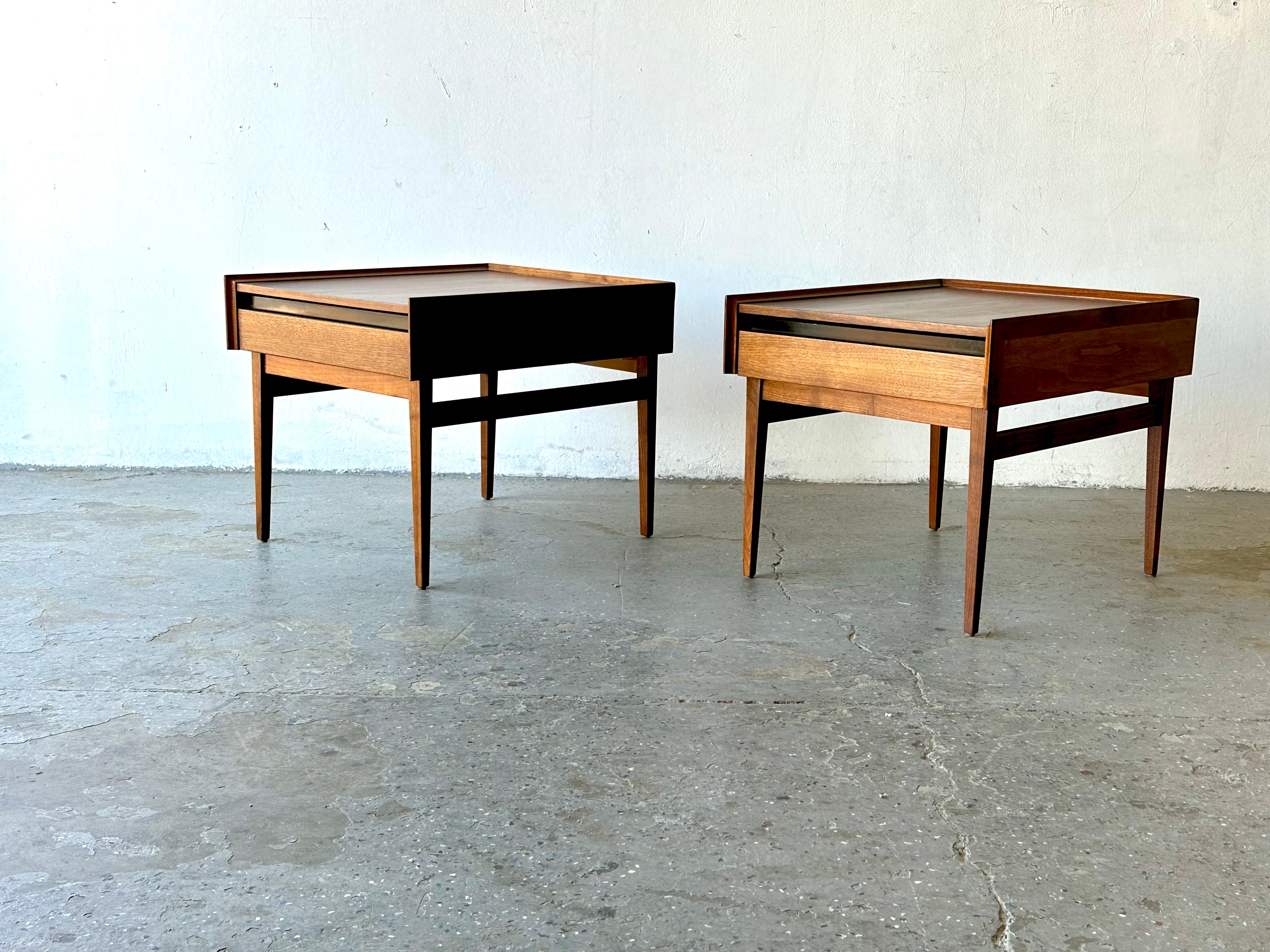 Pair of Mid-Century Modern Dillingham Esprit End Tables In Good Condition In Las Vegas, NV