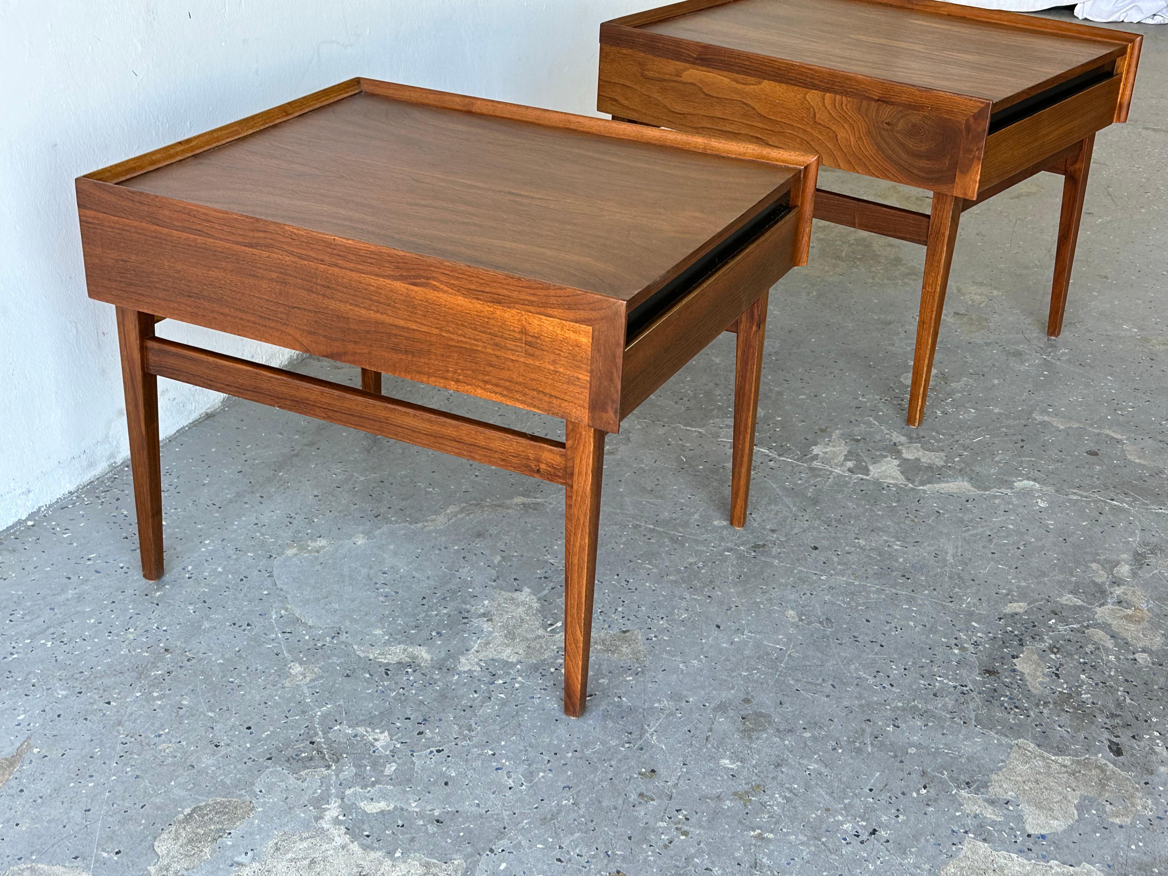 Pair of Mid-Century Modern Dillingham Esprit End Tables 2