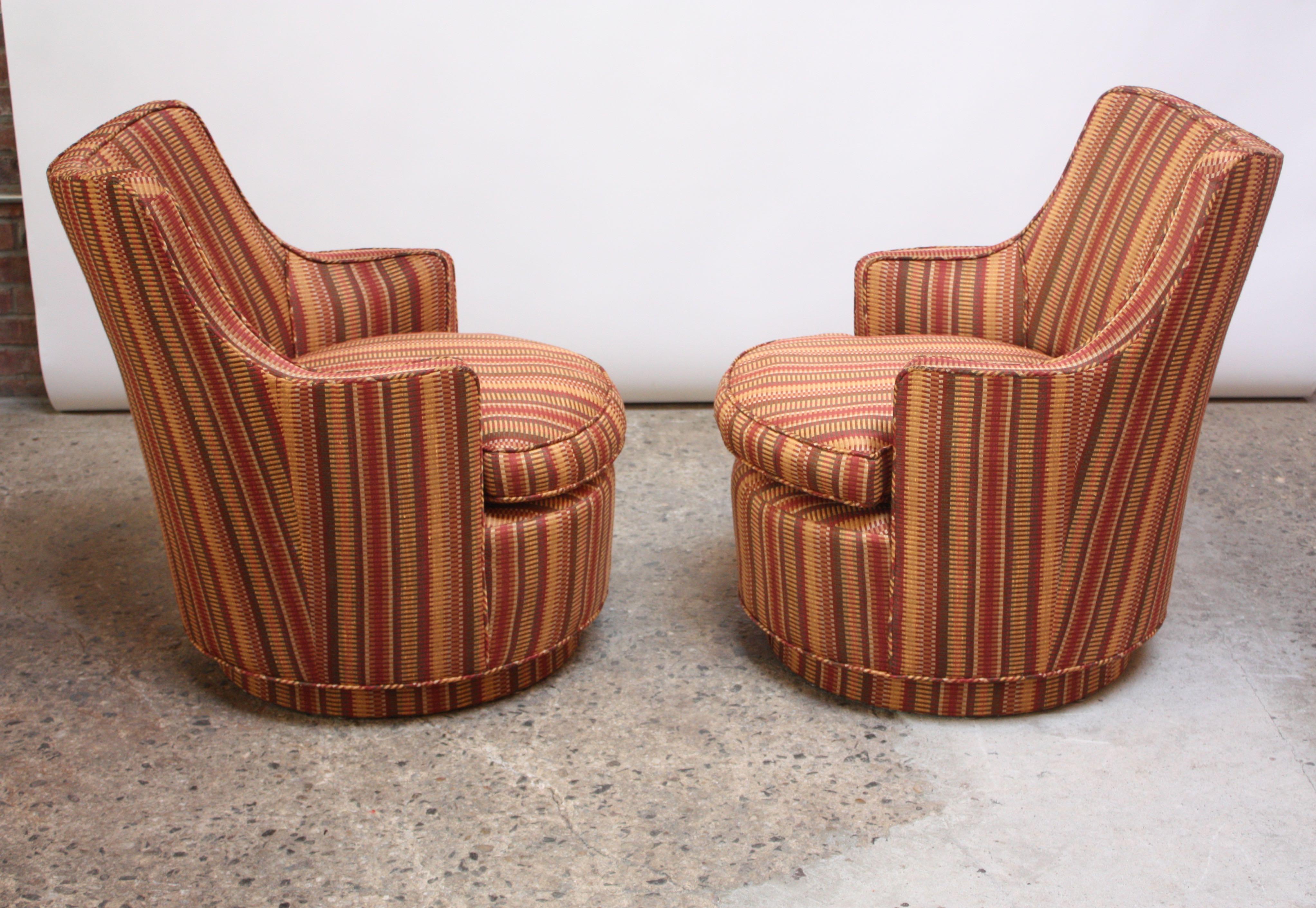 Mid-20th Century Pair of Mid-Century Modern Diminutive Swivel Chairs