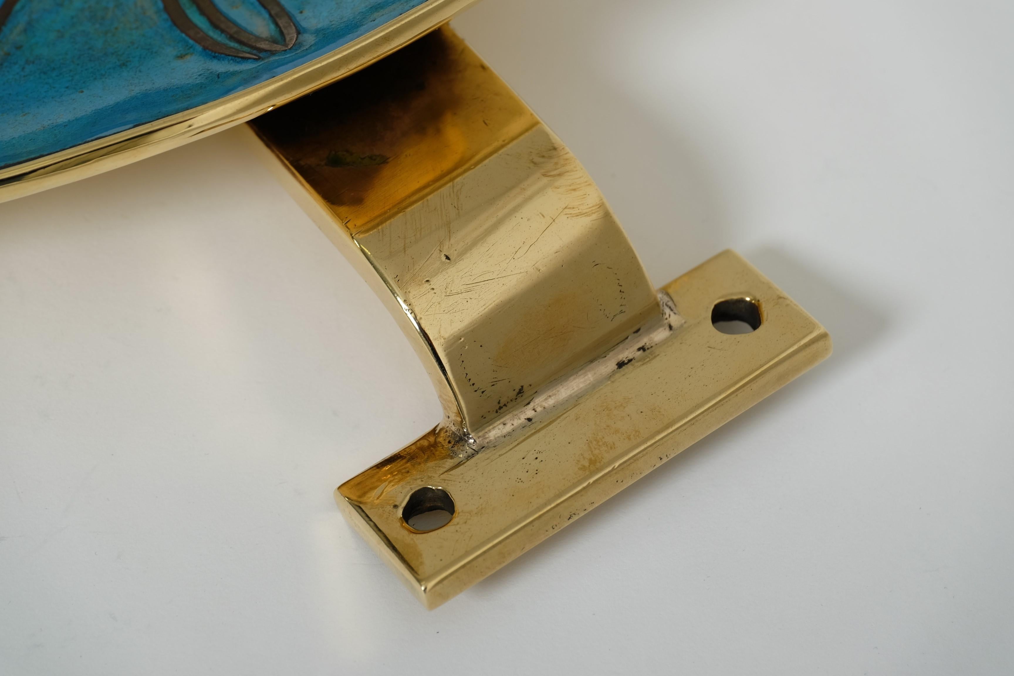 Eccezionale coppia di maniglie per porte in ottone smaltato della metà del secolo scorso Farmacia Snake in vendita 3