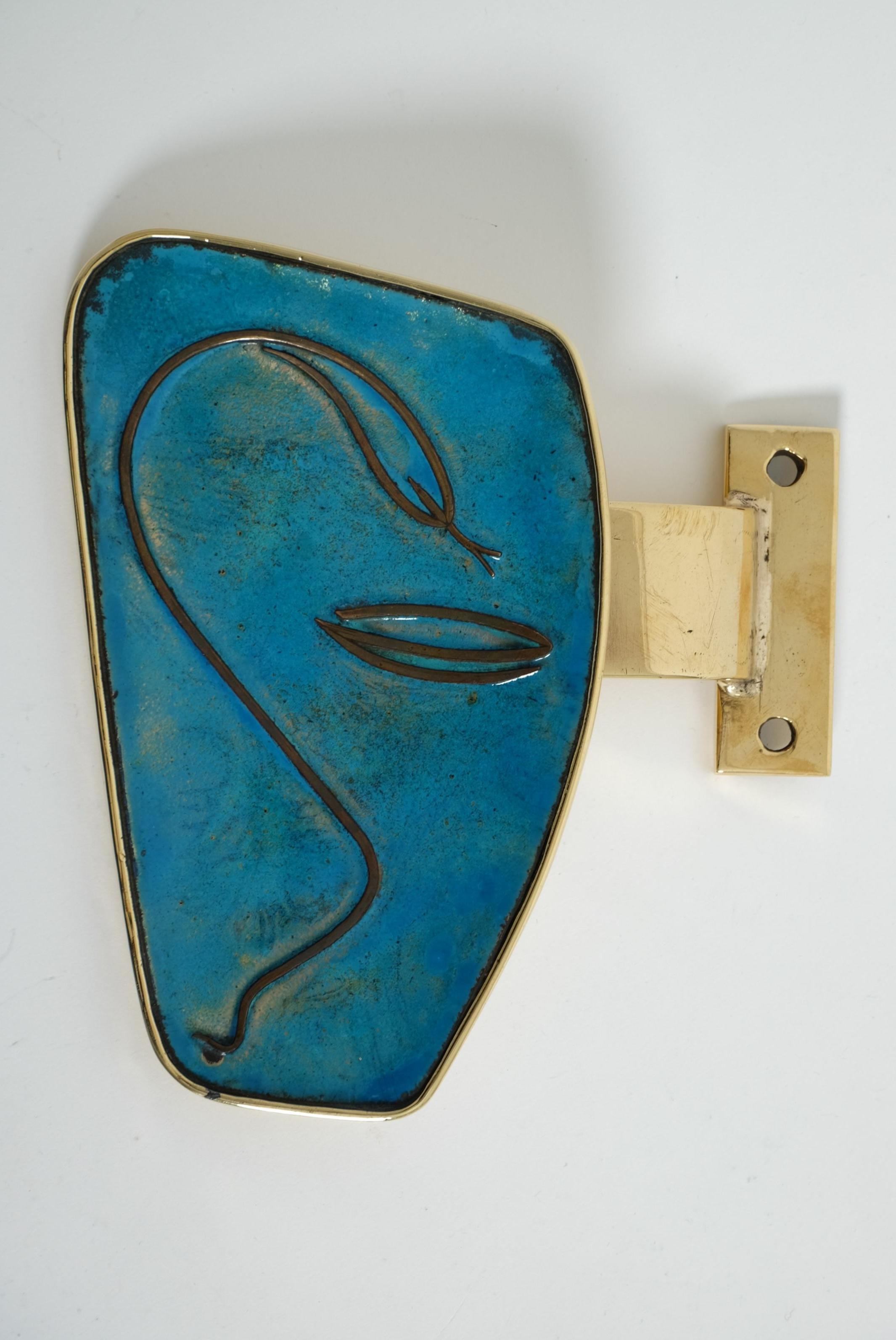 Eccezionale coppia di maniglie per porte in ottone smaltato della metà del secolo scorso Farmacia Snake In condizioni buone in vendita a München, BY