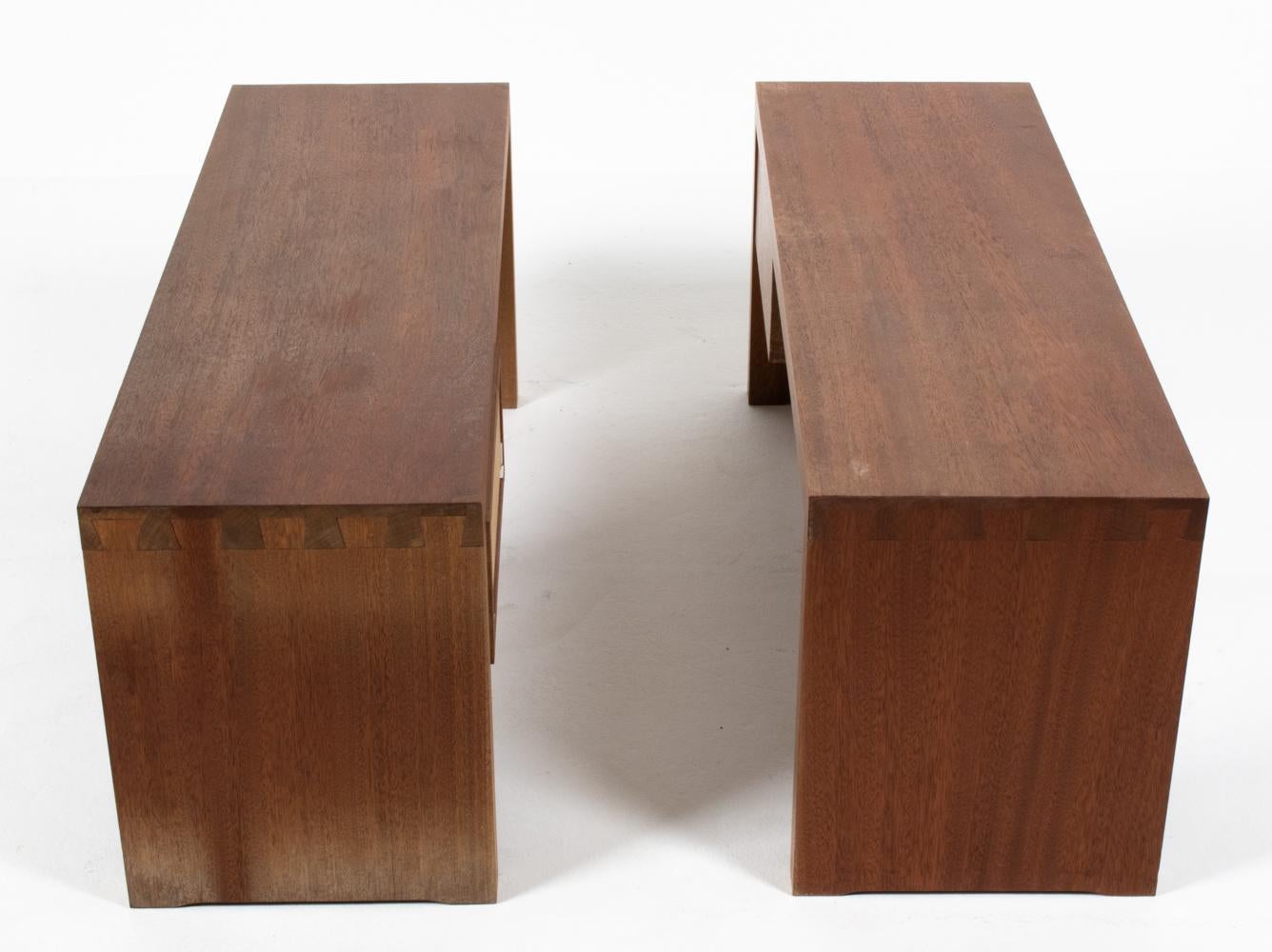 Pair of Mid-Century Modern Dovetailed Teak Nightstands or Benches For Sale 5