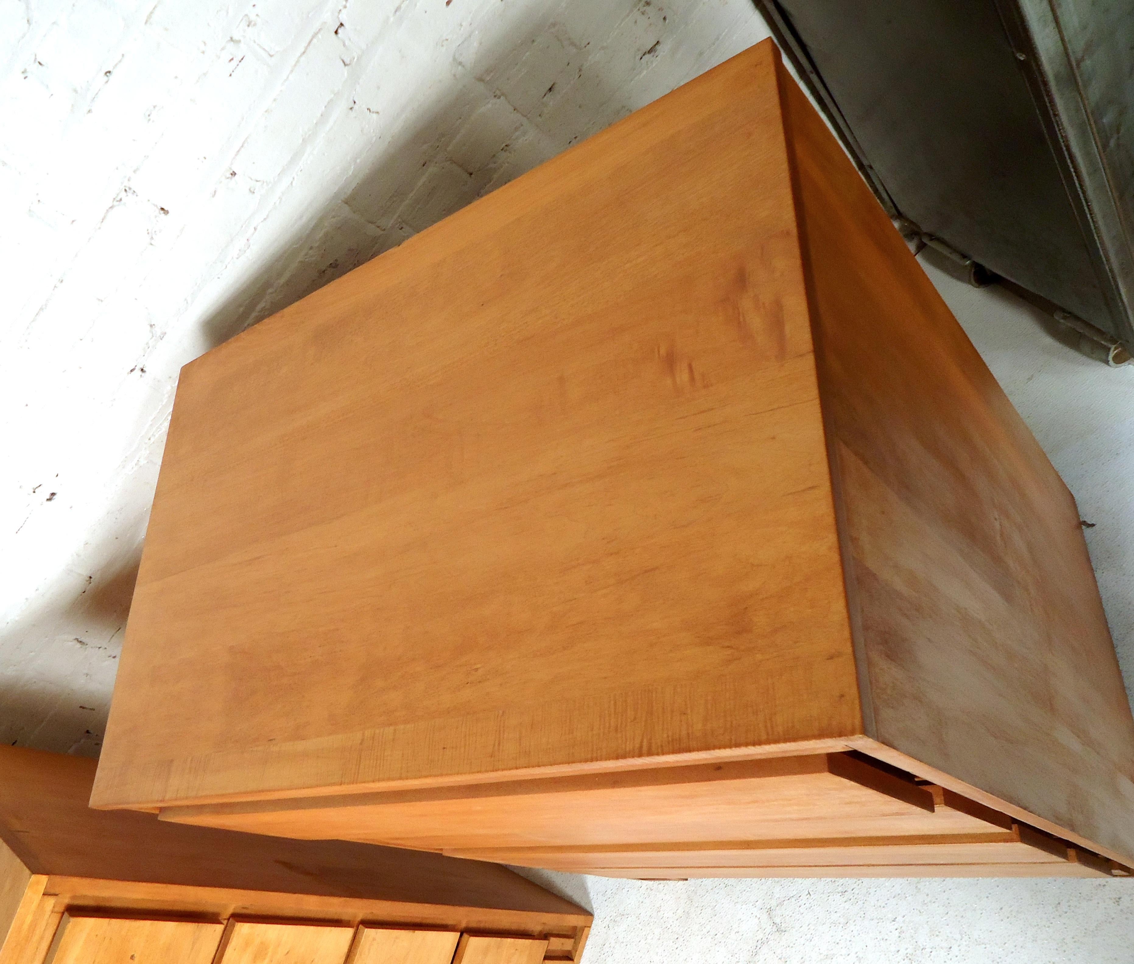 Pair of Mid-Century Modern Dressers 1