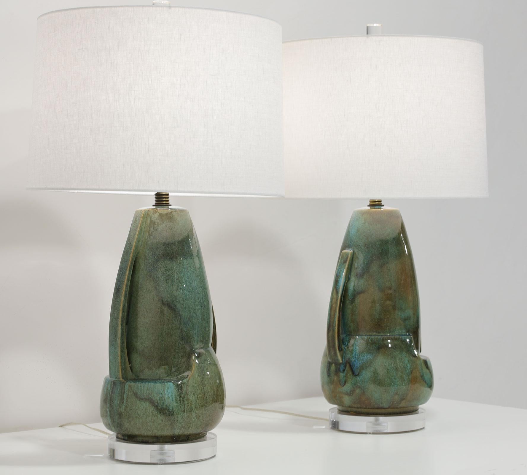 Mid-Century Modern Pair of Mid Century Modern Drip Glaze Avacado  Table Lamps For Sale