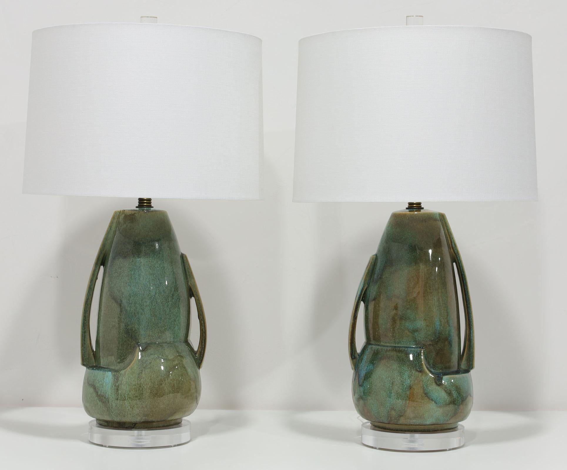 20th Century Pair of Mid Century Modern Drip Glaze Avacado  Table Lamps For Sale