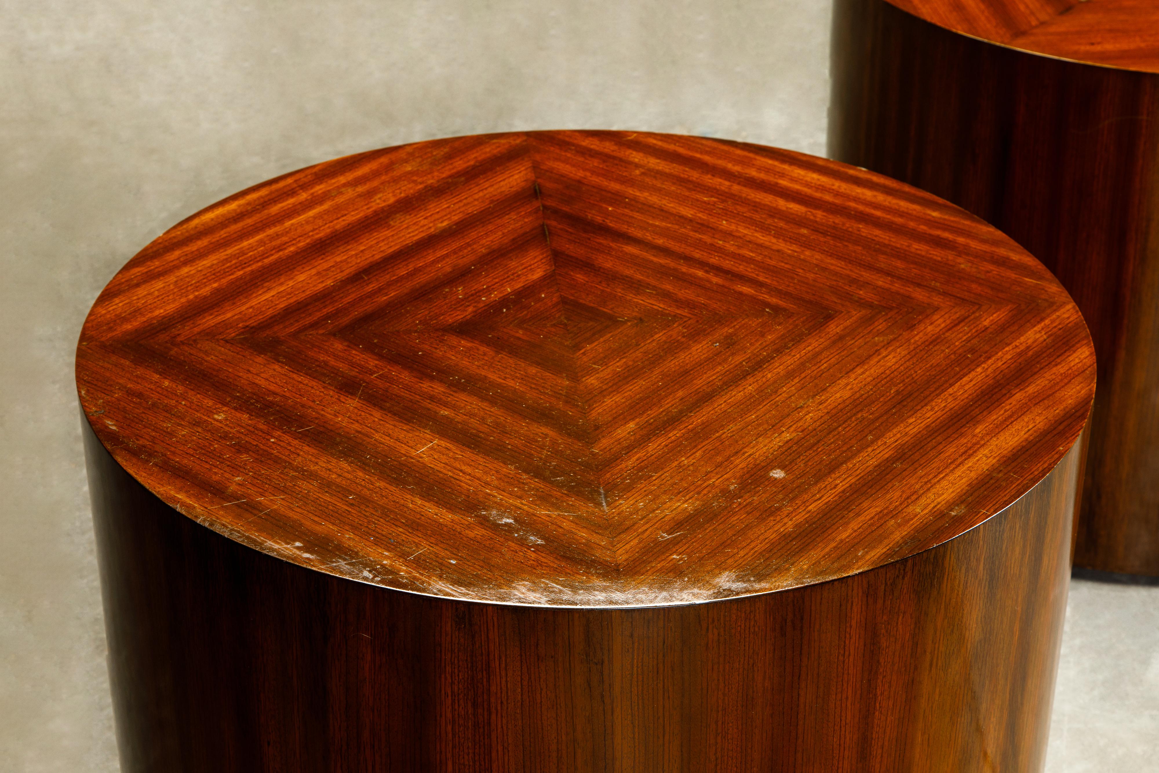 Pair of Mid-Century Modern Drum Form Wood Side Tables / Pedestals, circa 1970s In Good Condition In Los Angeles, CA
