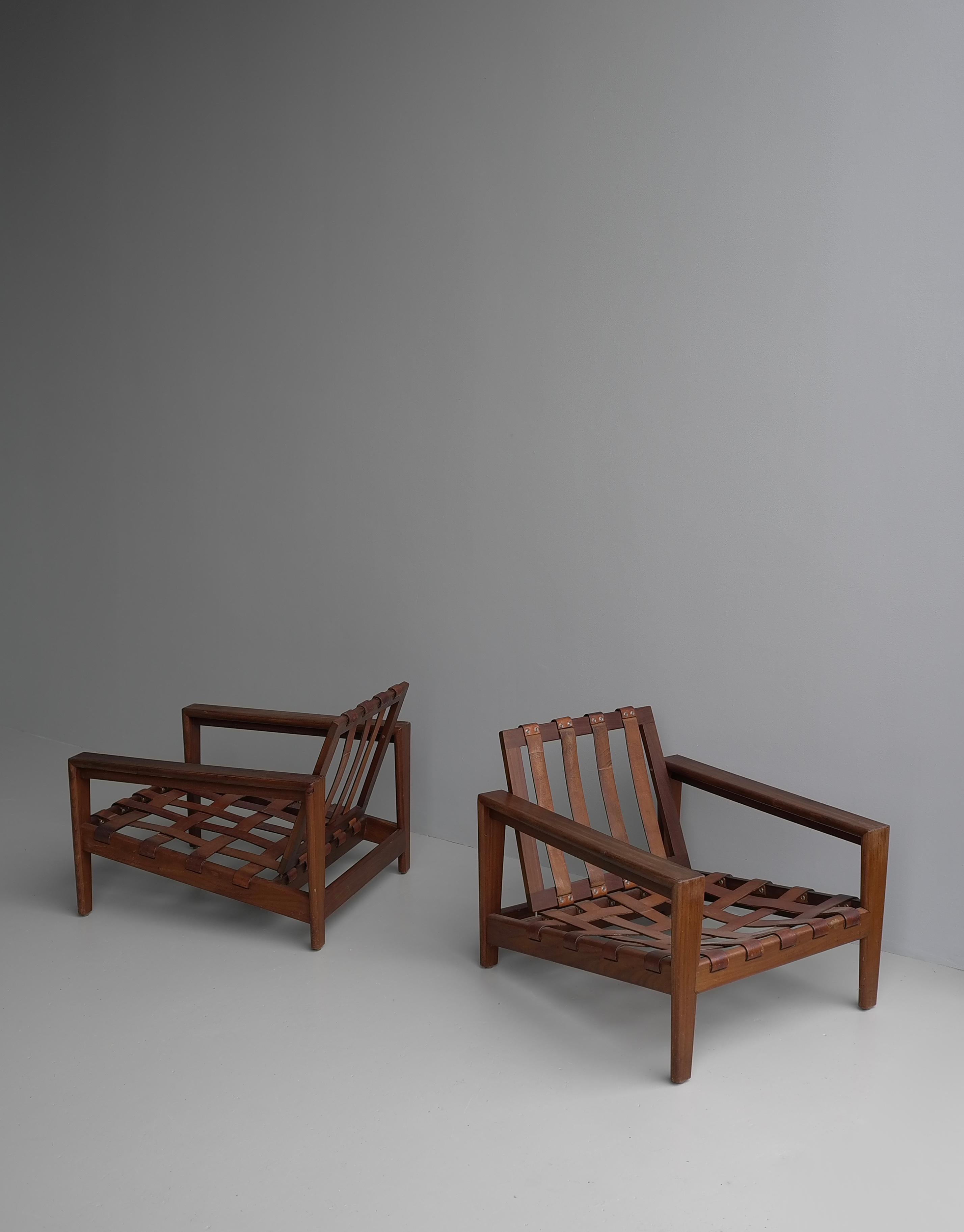 Pair of Mid-Century Modern Easy Chairs in Teak with Cognac Leather Strap For Sale 2