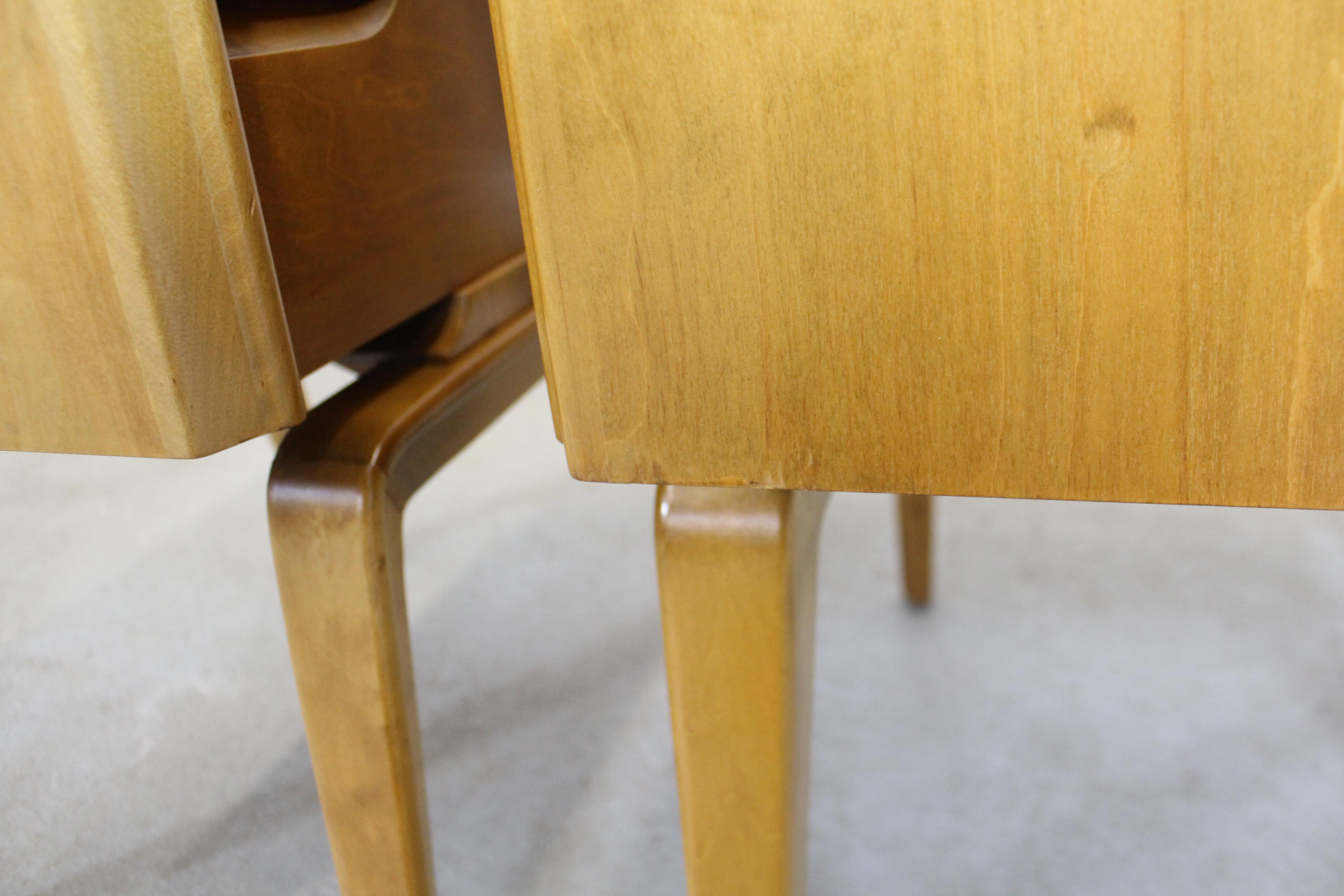 Pair of Mid-Century Modern Edmond J. Spence Sculpted Birch Nightstands 7