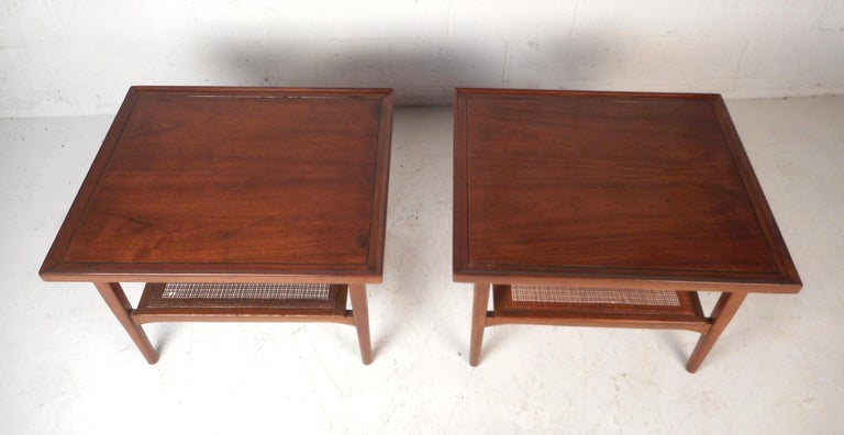 Late 20th Century Pair of Mid-Century Modern End Tables by Drexel