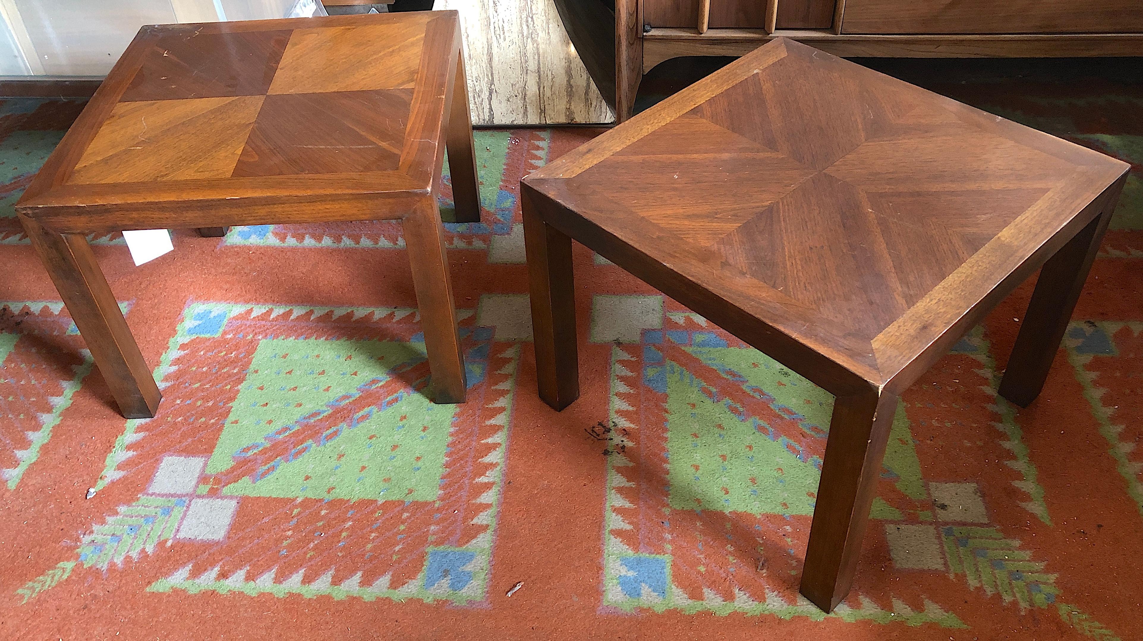 Pareja de mesas auxiliares modernas de mediados de siglo de Lane Furniture Moderno de mediados de siglo en venta