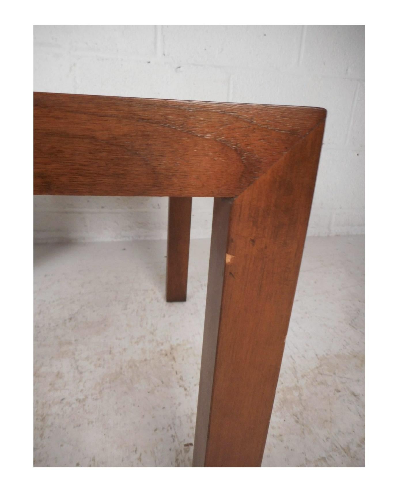 Pareja de mesas auxiliares modernas de mediados de siglo de Lane Furniture en Bueno estado para la venta en Brooklyn, NY